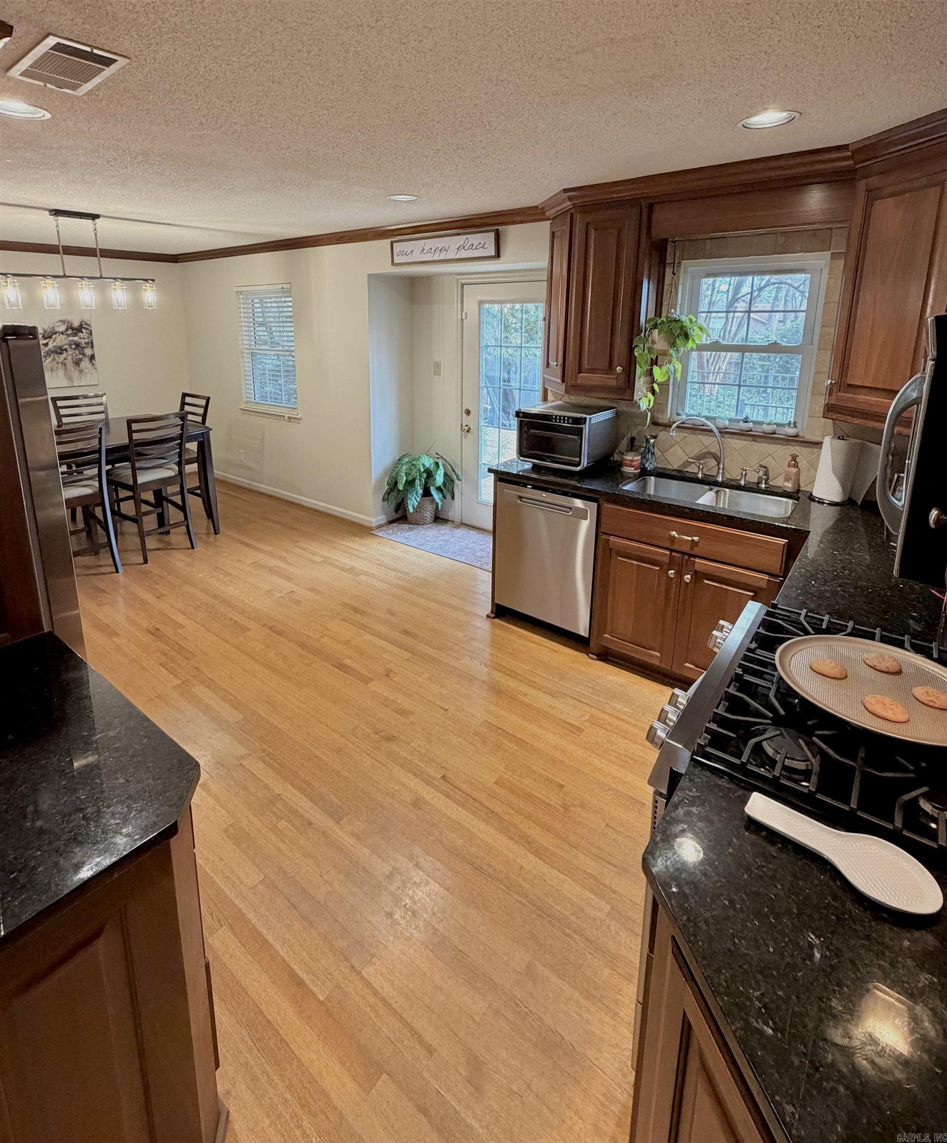 COLONY WEST - Residential