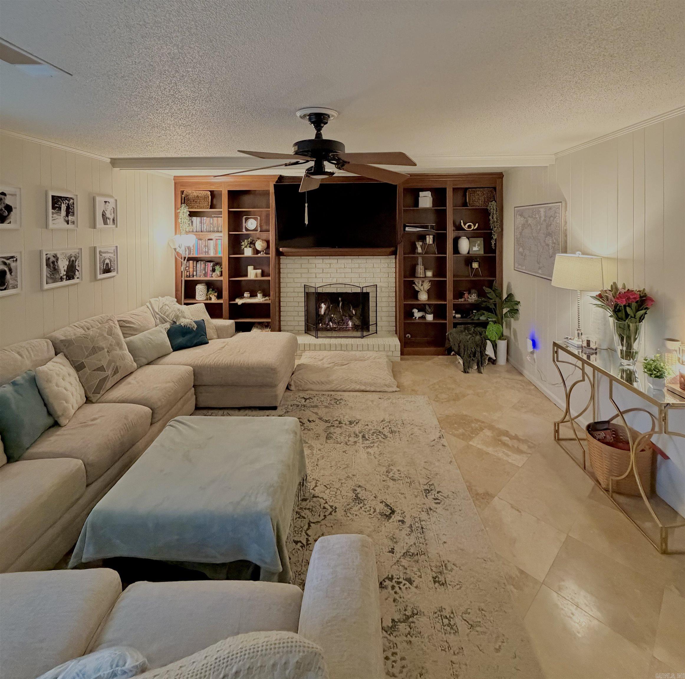 COLONY WEST - Residential