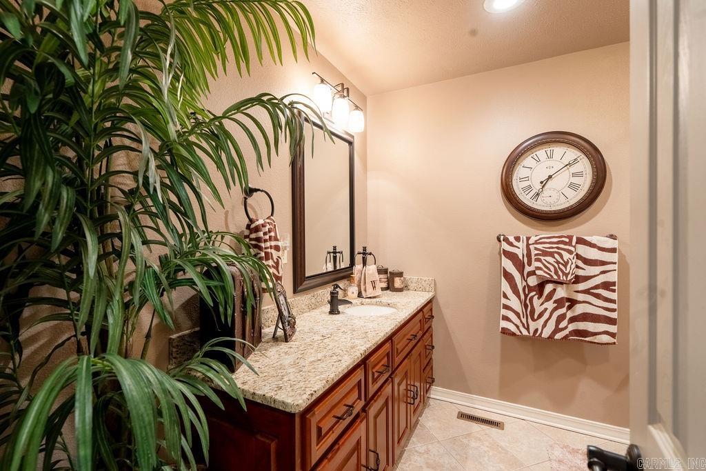 LAKEWOOD HILLS CONDO - Residential