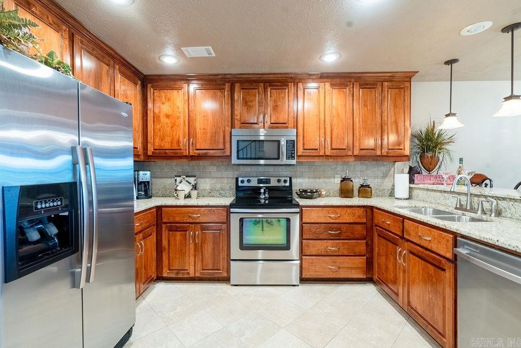 LAKEWOOD HILLS CONDO - Residential