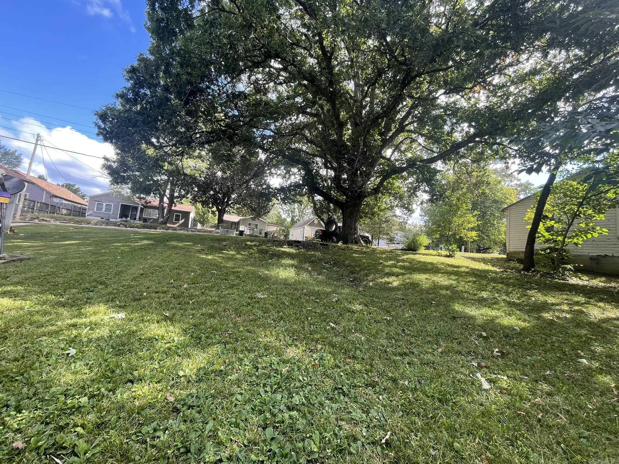 Mena Original - Land