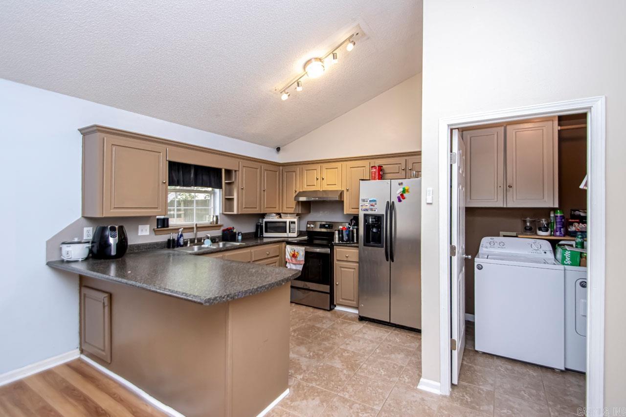 DEERFIELD ESTATES - Residential