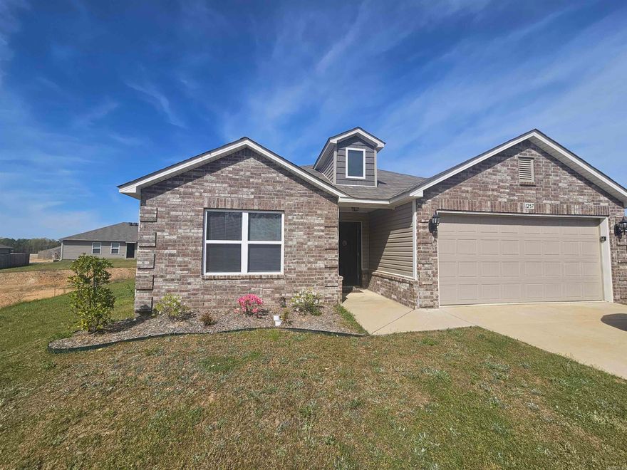 Cute 3BD/2BA in Benton that is waiting for you to call home. Vinyl flooring in living spaces. Eat-in-kitchen that is perfect for enjoying meals with family or friends. Spacious bedrooms and closet space. Covered back patio and plenty of yard space. The lease for this property is for 2 years with a 3% increase after the first year. Income has to be 3x the amount of rent. This property does not accept section 8.