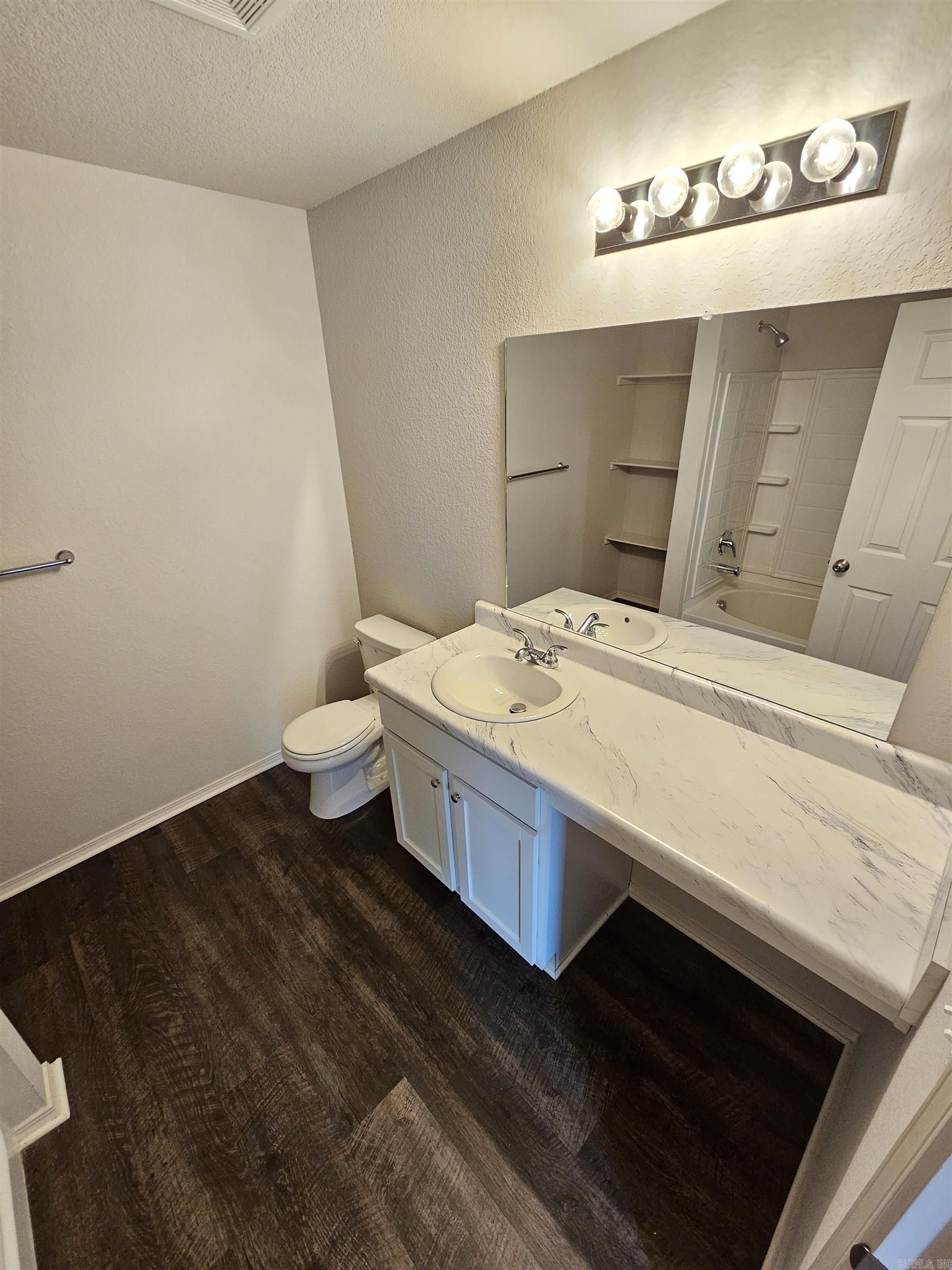 Centenial Valley - Residential Lease