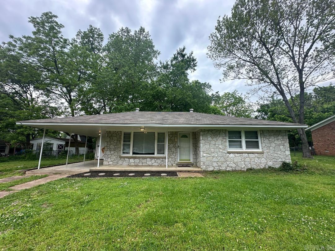 Motivated Seller has this property priced to sell quickly. This freshly painted home boasts new luxury vinyl flooring throughout making it a turnkey opportunity for Buyers looking for a modern and well maintained space. Other updates include new ceiling fans, cook stove, exterior lights and kitchen faucet. Roof was replaced in 2022. Heat and air is approximately 11 years old. Some plumbing and water heater was updated in recent years. *** Seller says bring me an offer! ***