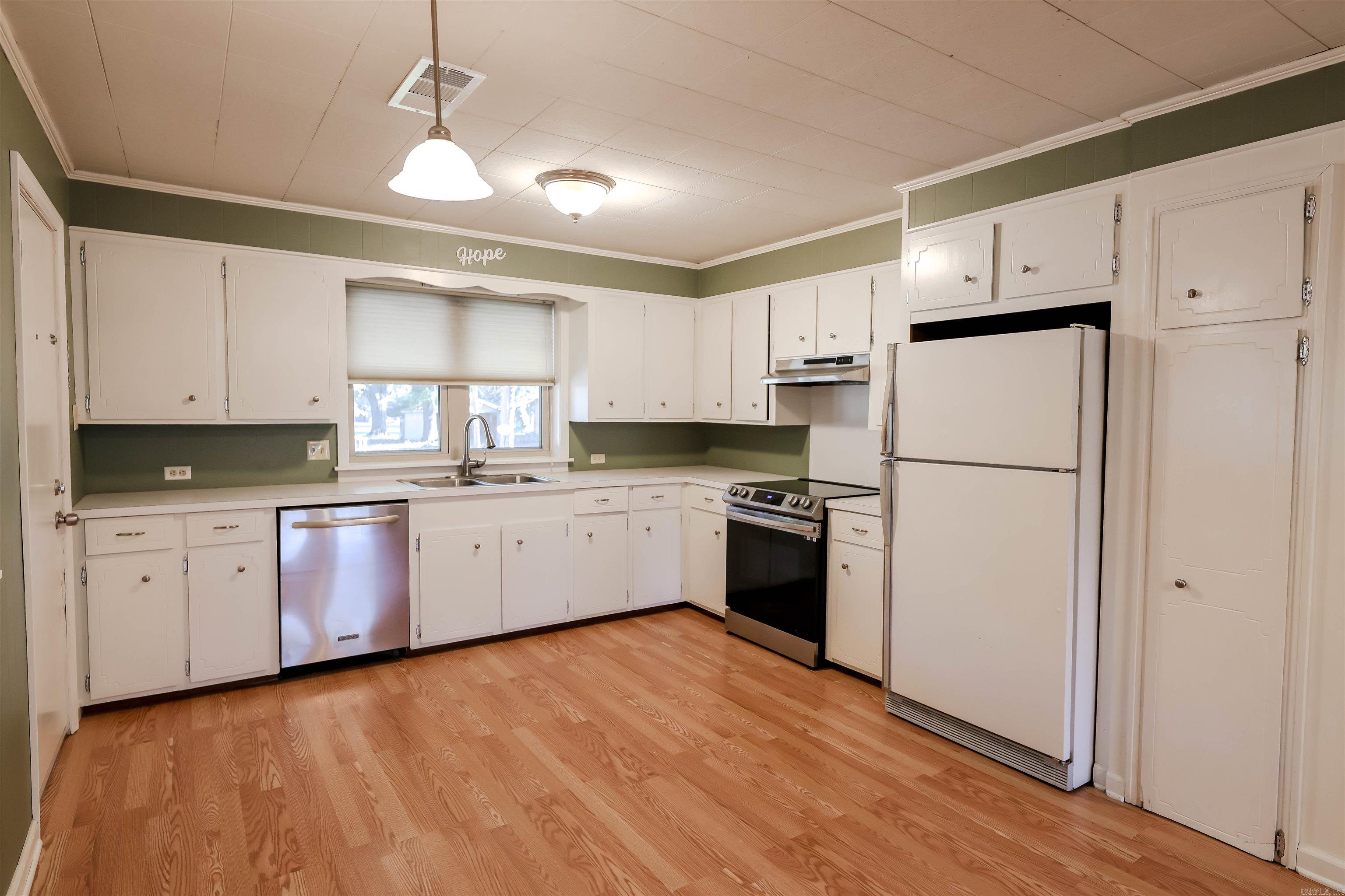 MCKAY AND RUSSO SD FRV - Residential