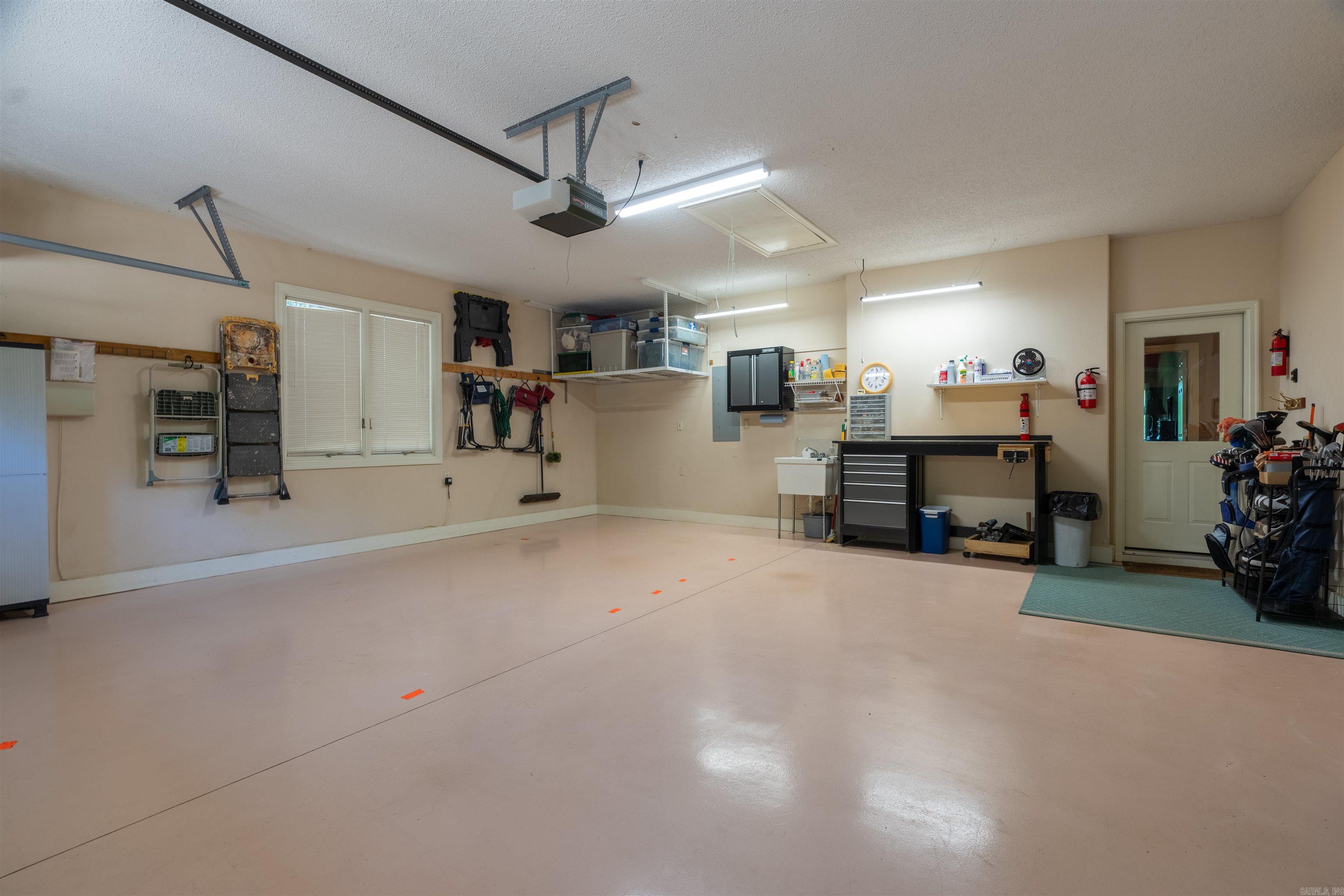 ISABELLA GOLF COURSE - Residential