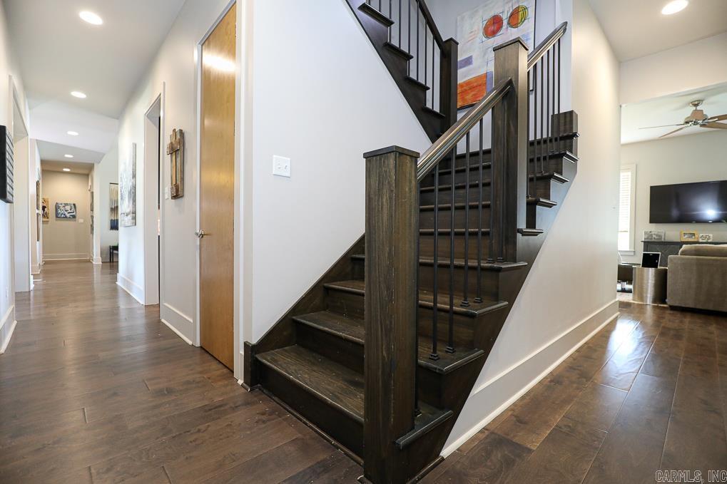 LONGHILLS VILLAGE - Residential