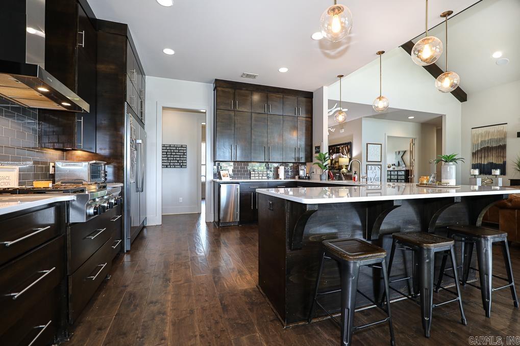 LONGHILLS VILLAGE - Residential