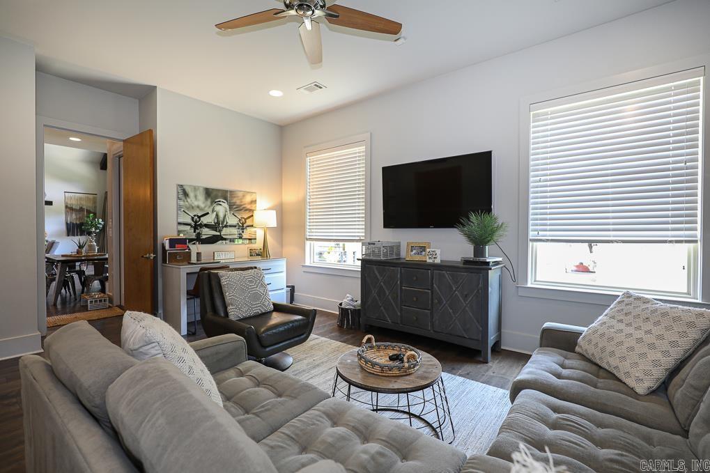 LONGHILLS VILLAGE - Residential