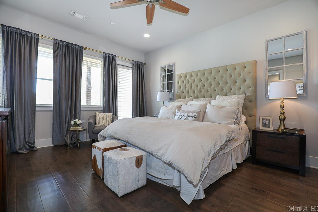 LONGHILLS VILLAGE - Residential