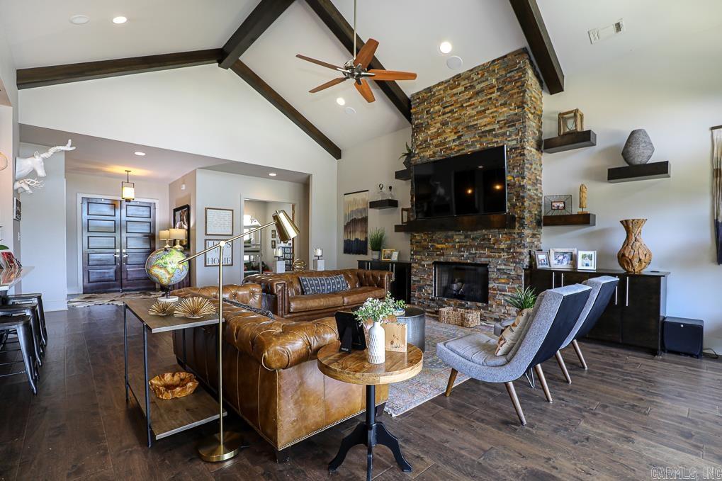 LONGHILLS VILLAGE - Residential