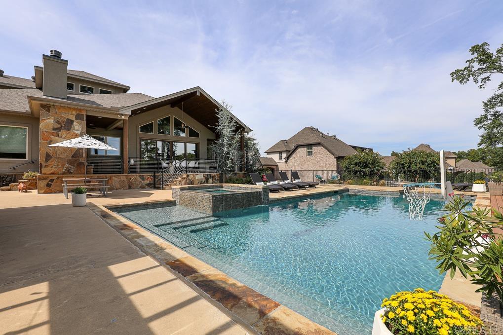 LONGHILLS VILLAGE - Residential