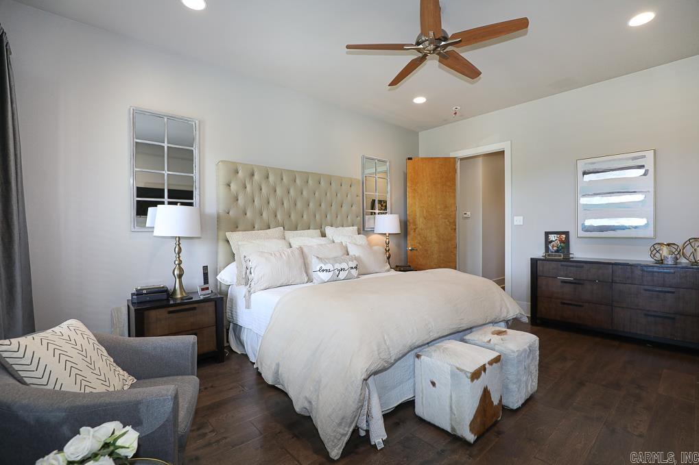 LONGHILLS VILLAGE - Residential