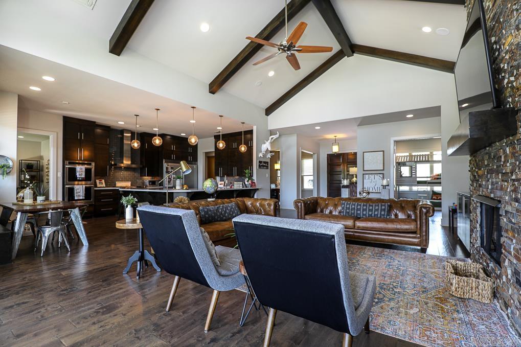 LONGHILLS VILLAGE - Residential