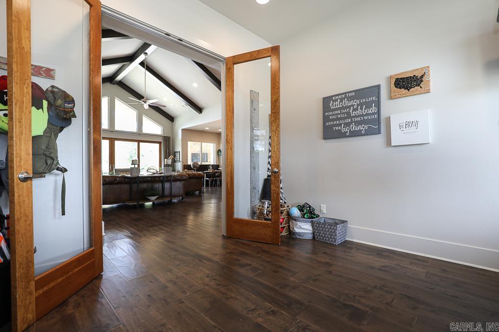 LONGHILLS VILLAGE - Residential