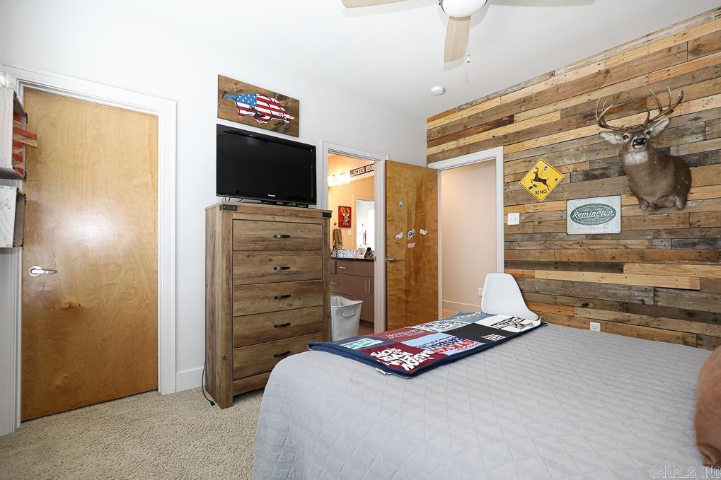 LONGHILLS VILLAGE - Residential