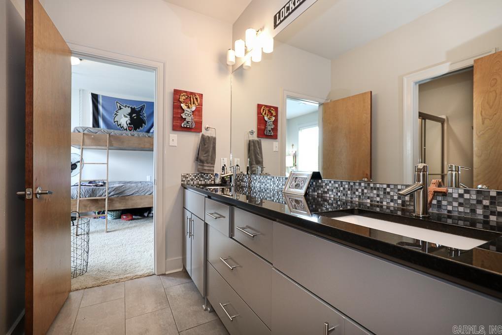 LONGHILLS VILLAGE - Residential
