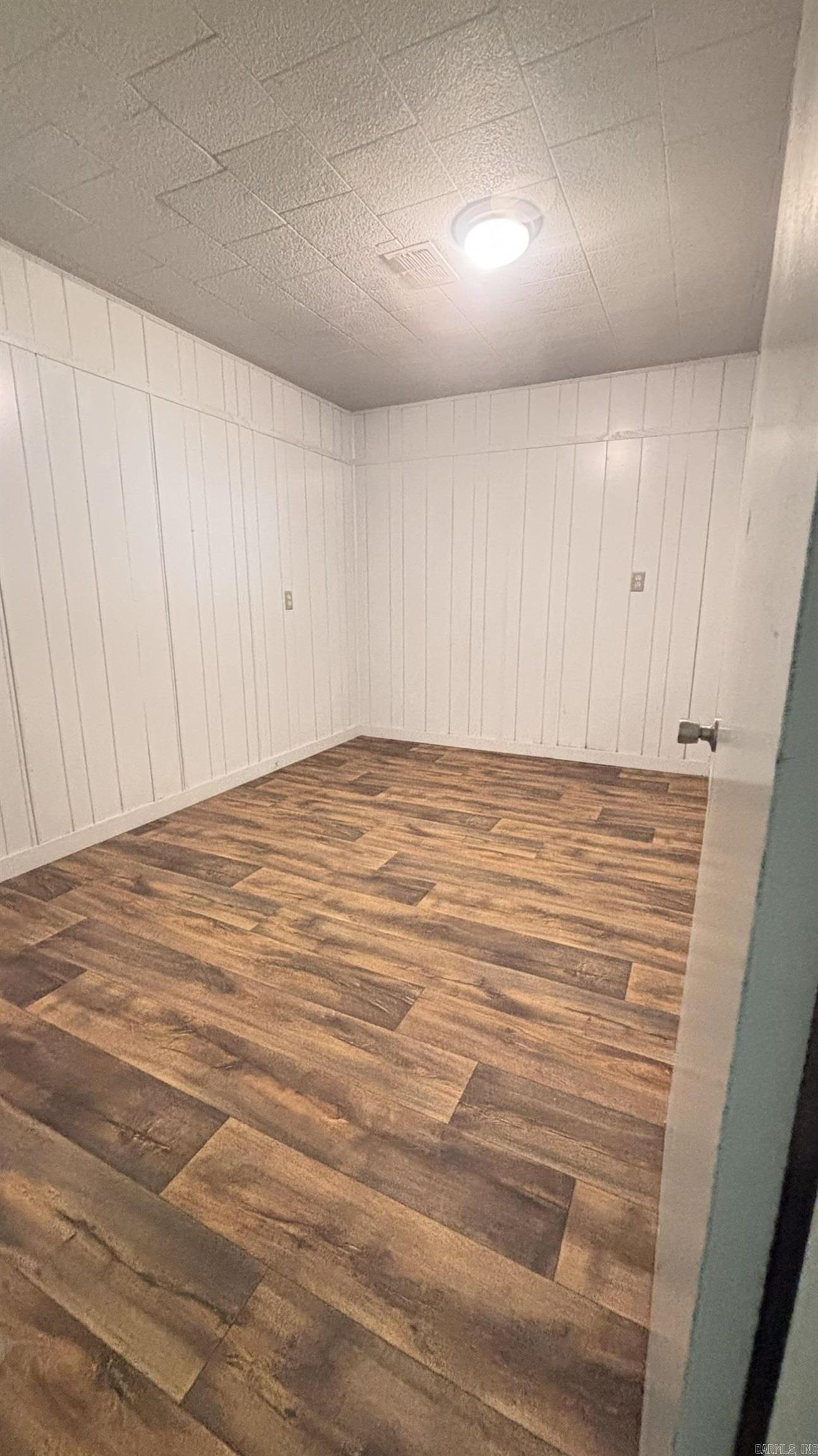 Mena Original - Residential Lease