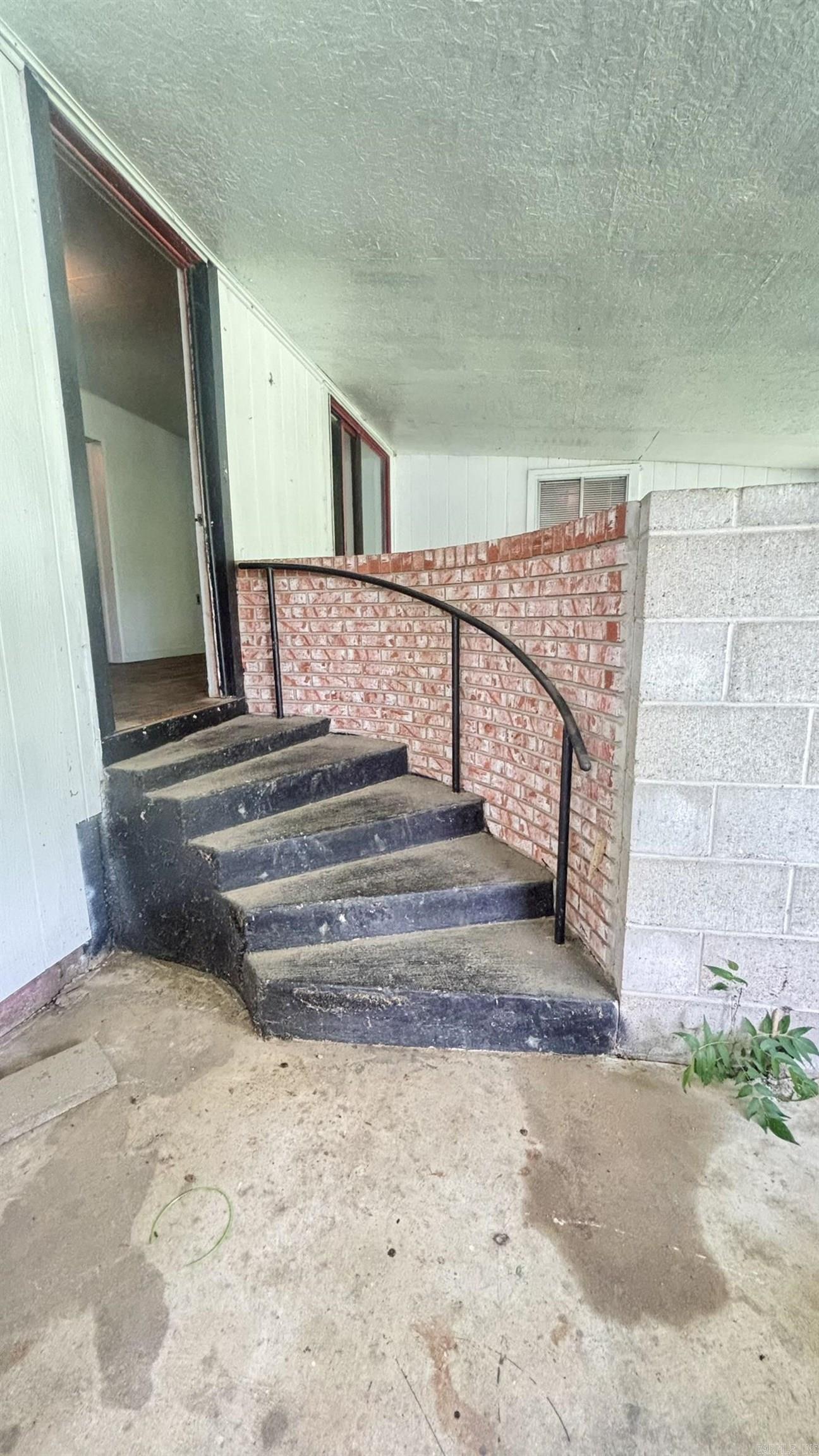 Mena Original - Residential Lease