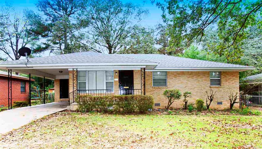 Great 3BD home for rent close to Boyle Park and UALR. Spacious living area with decorative fireplace. Fenced in yard with plenty of shade that is perfect for kids or pets to play in. This lease is for 18 months to 2 years and income has to be three times the amount of rent. This property does not accept Section 8.