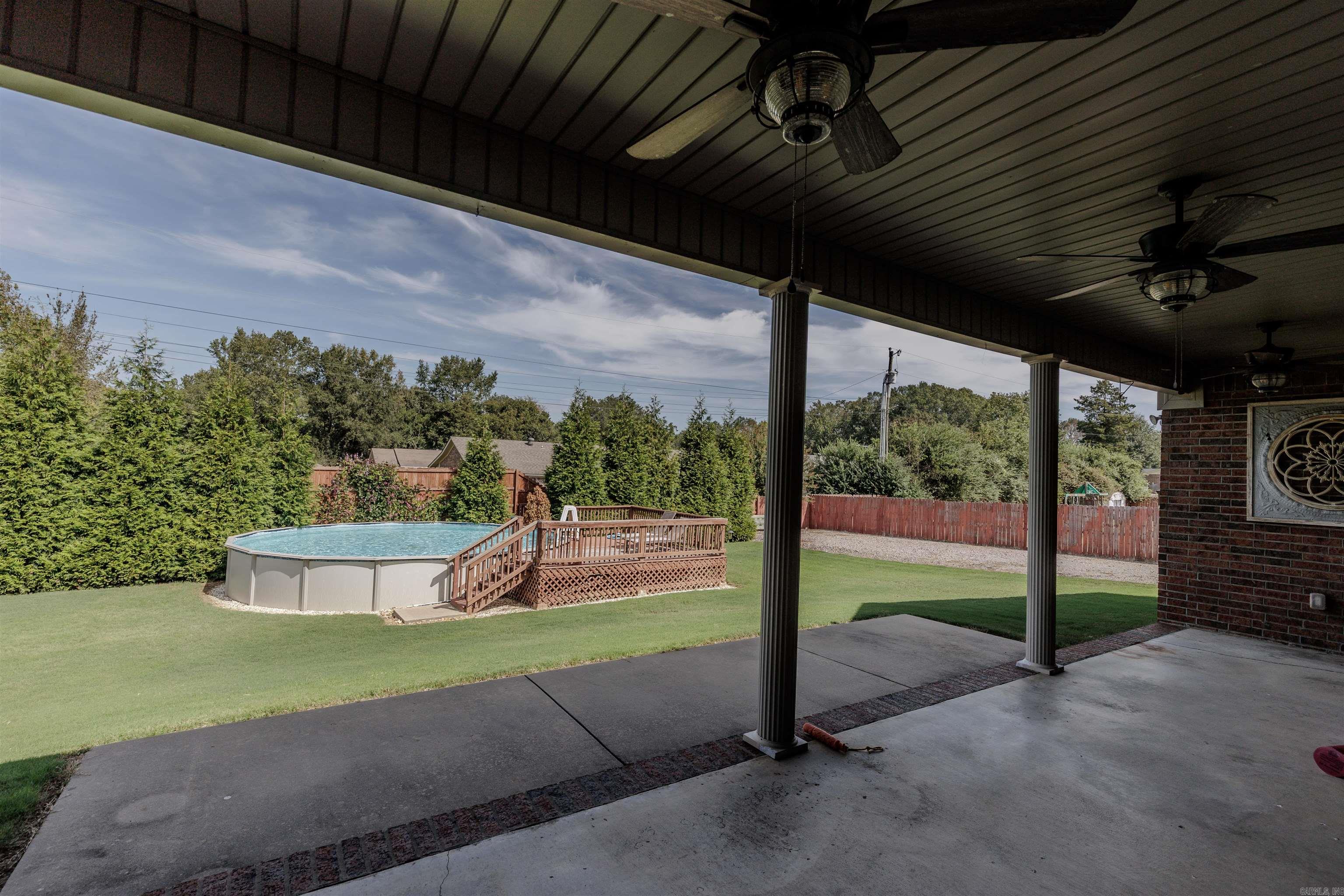 ROLLING HILLS - Residential