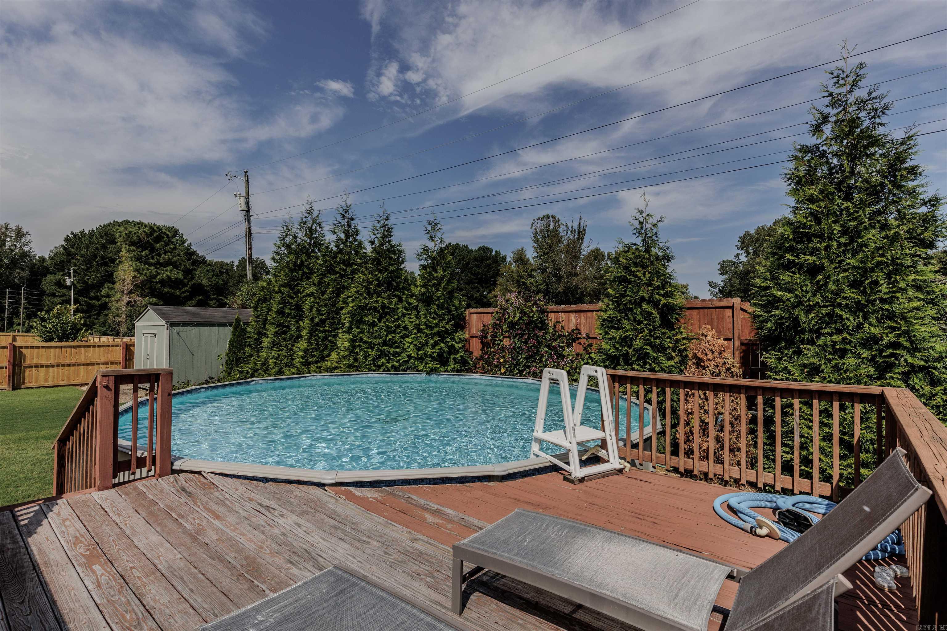 ROLLING HILLS - Residential