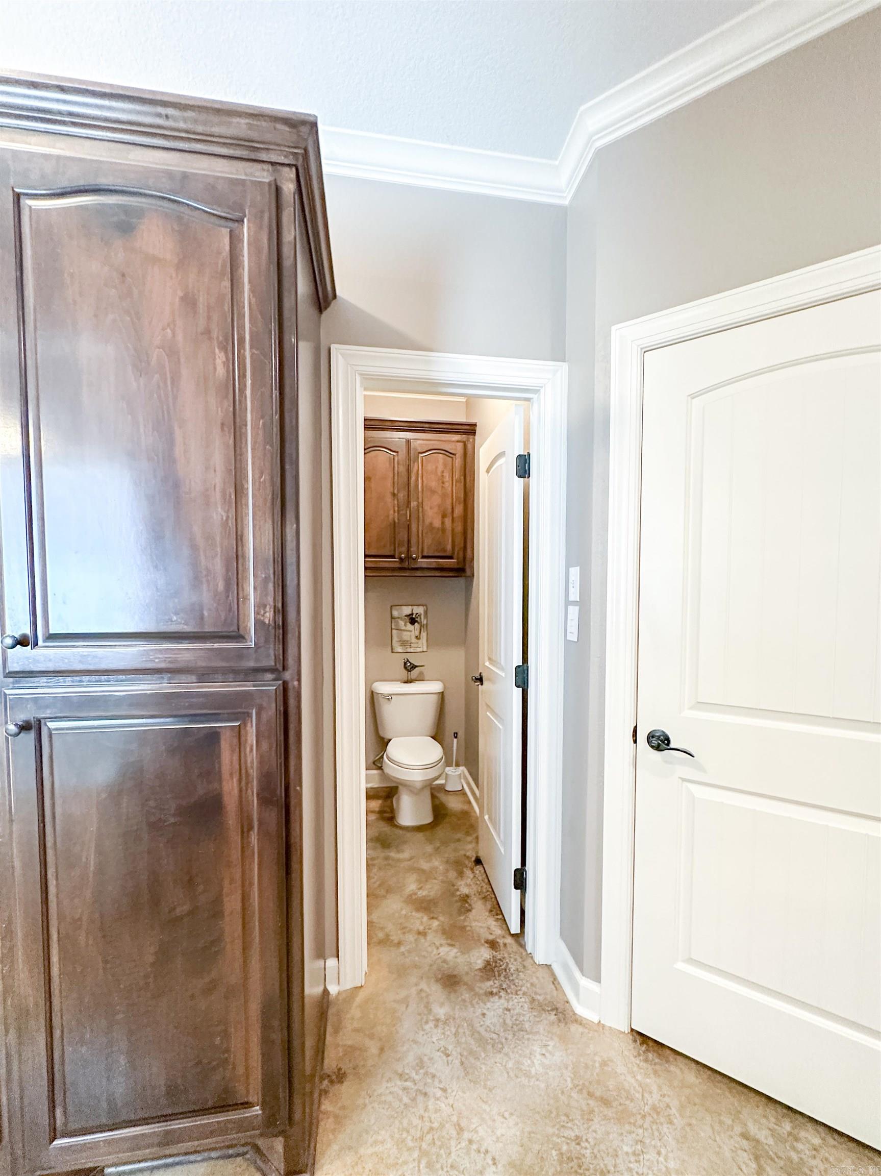 ROLLING HILLS - Residential