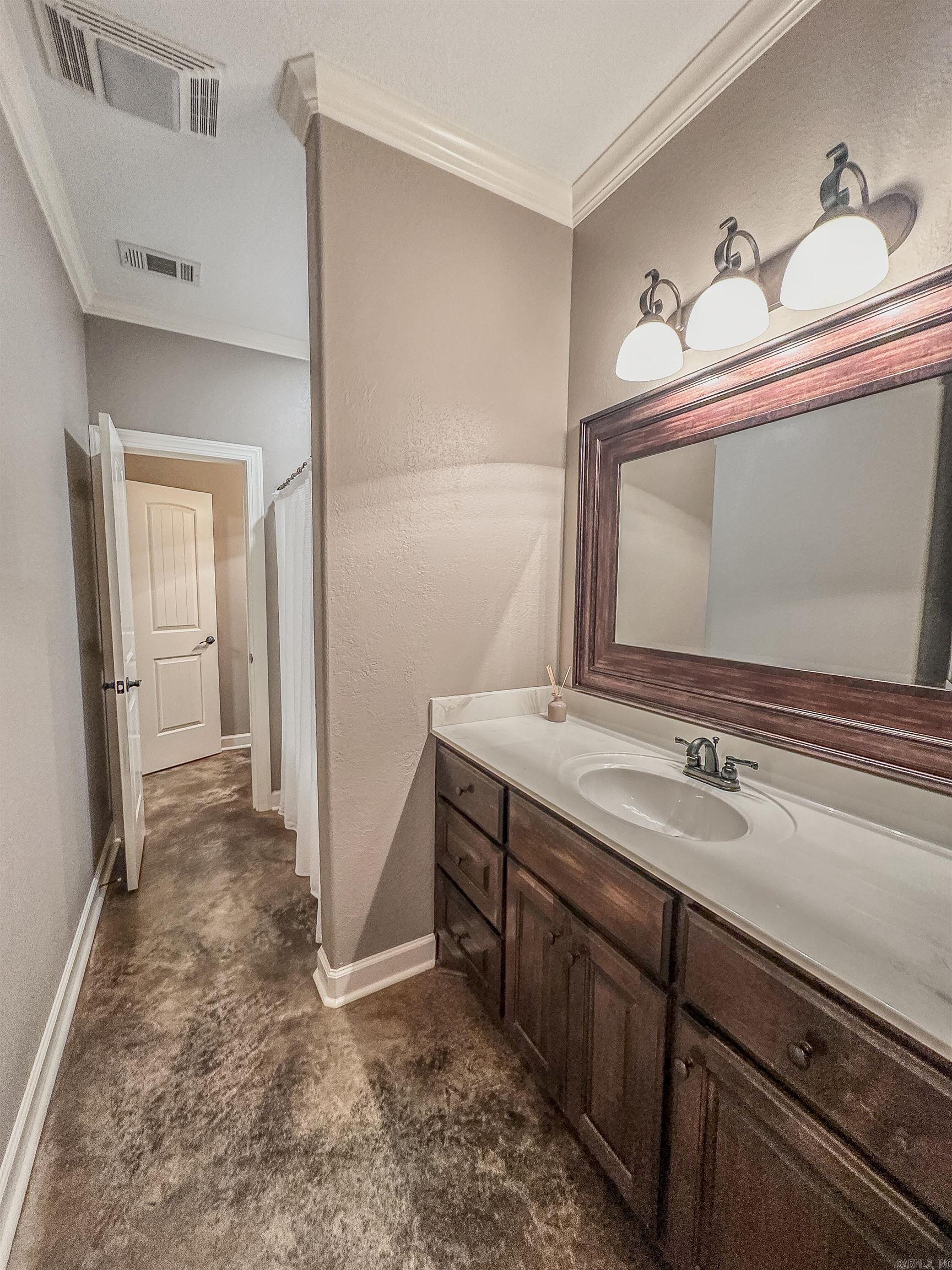 ROLLING HILLS - Residential