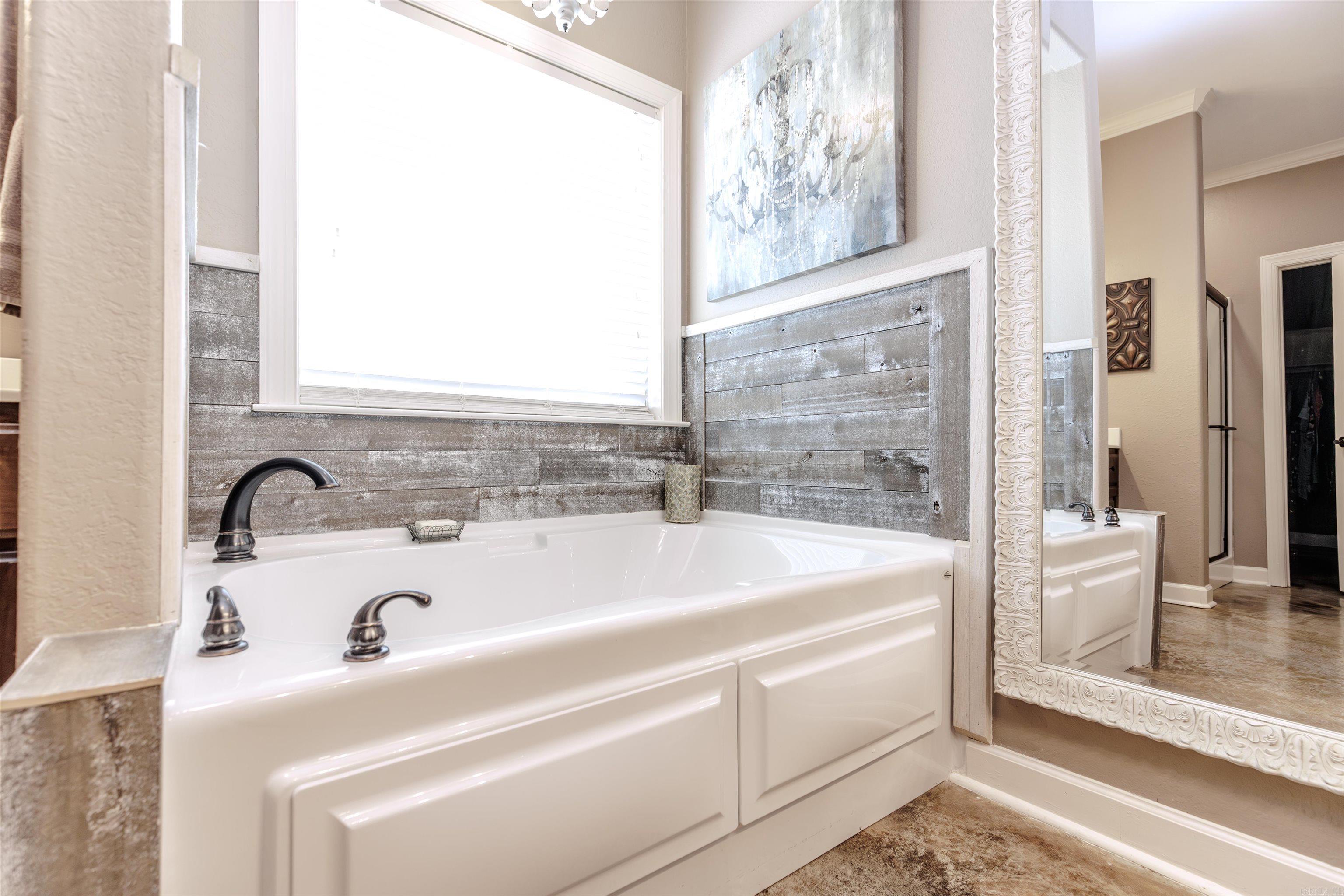 ROLLING HILLS - Residential