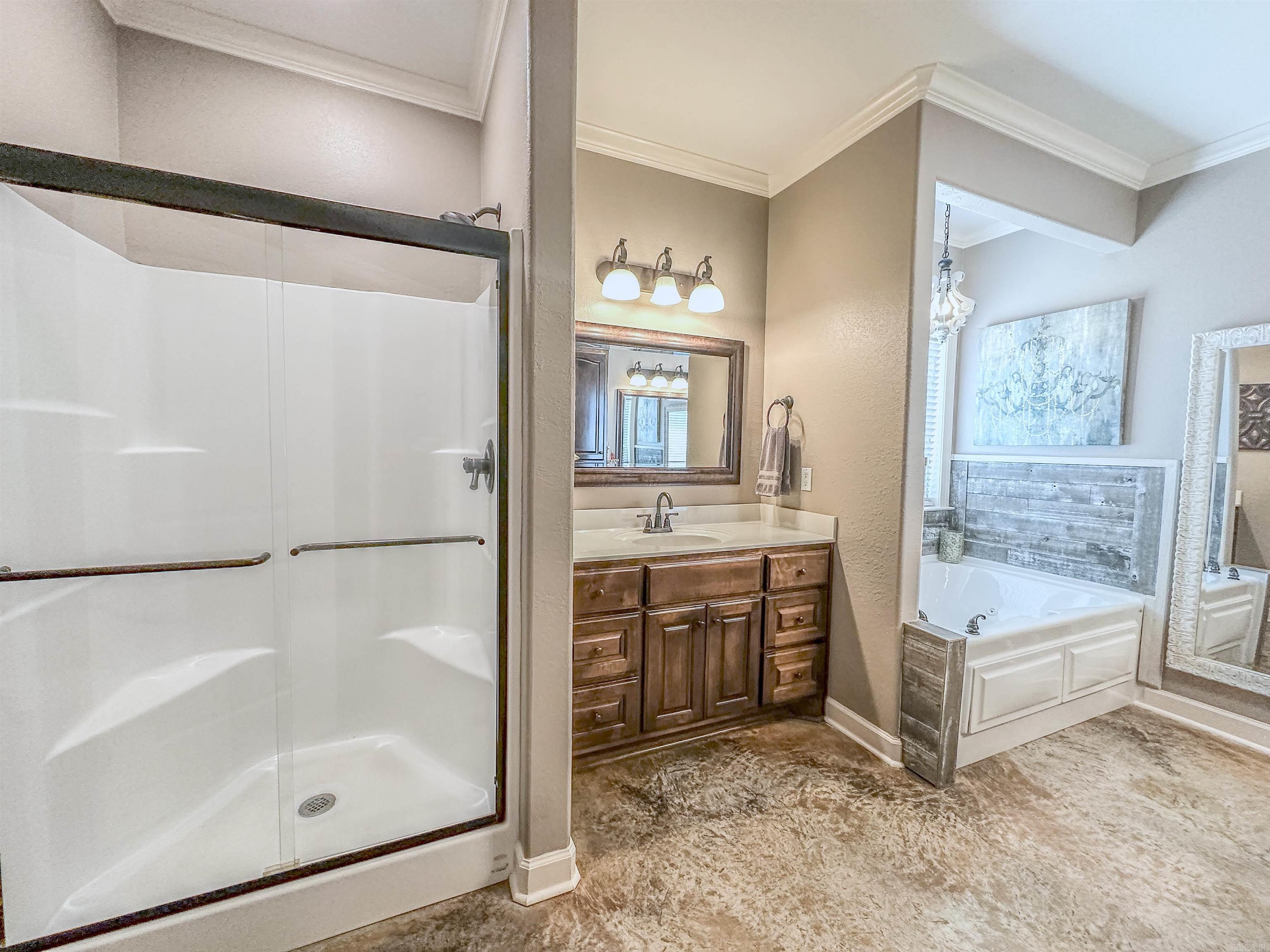 ROLLING HILLS - Residential