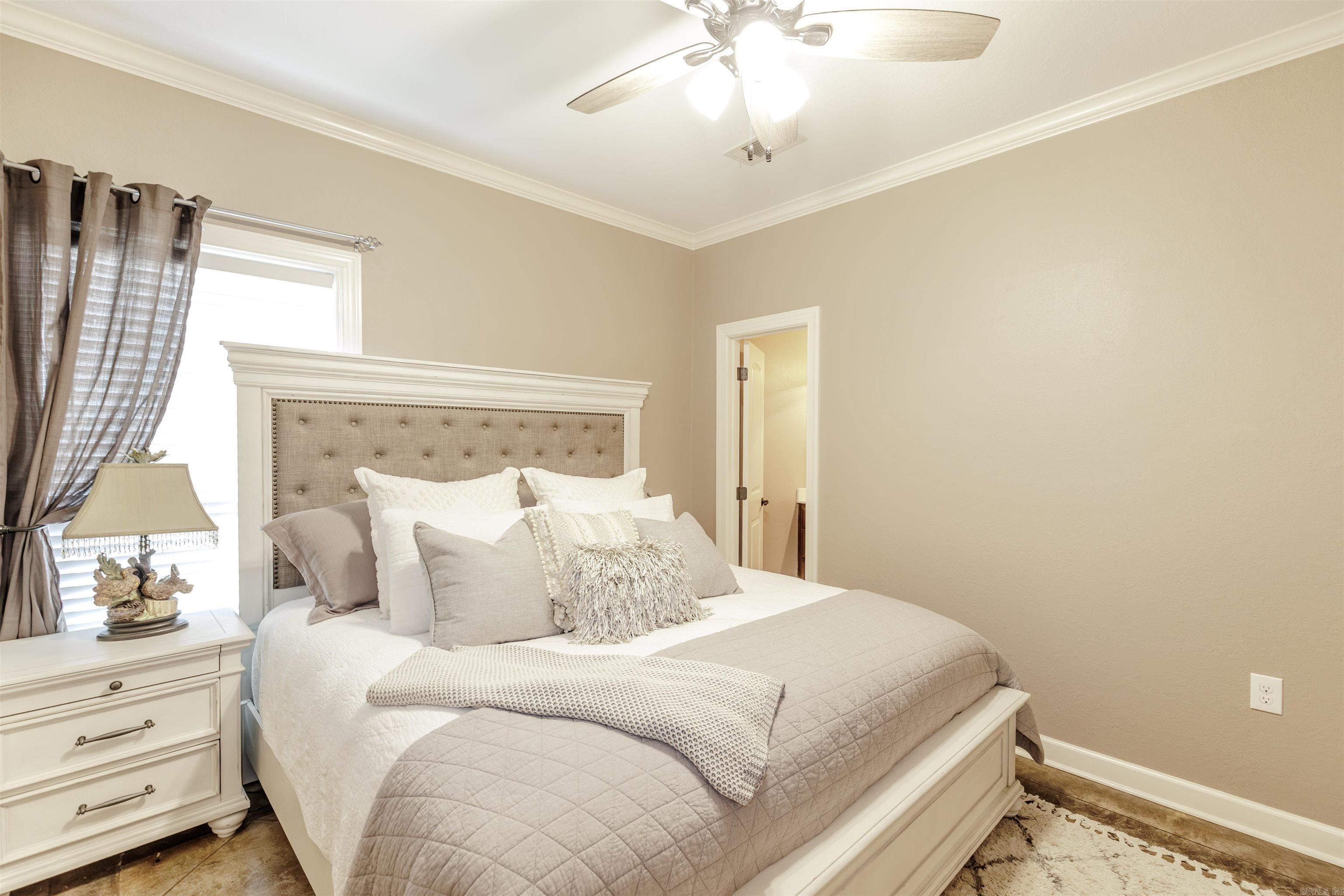 ROLLING HILLS - Residential