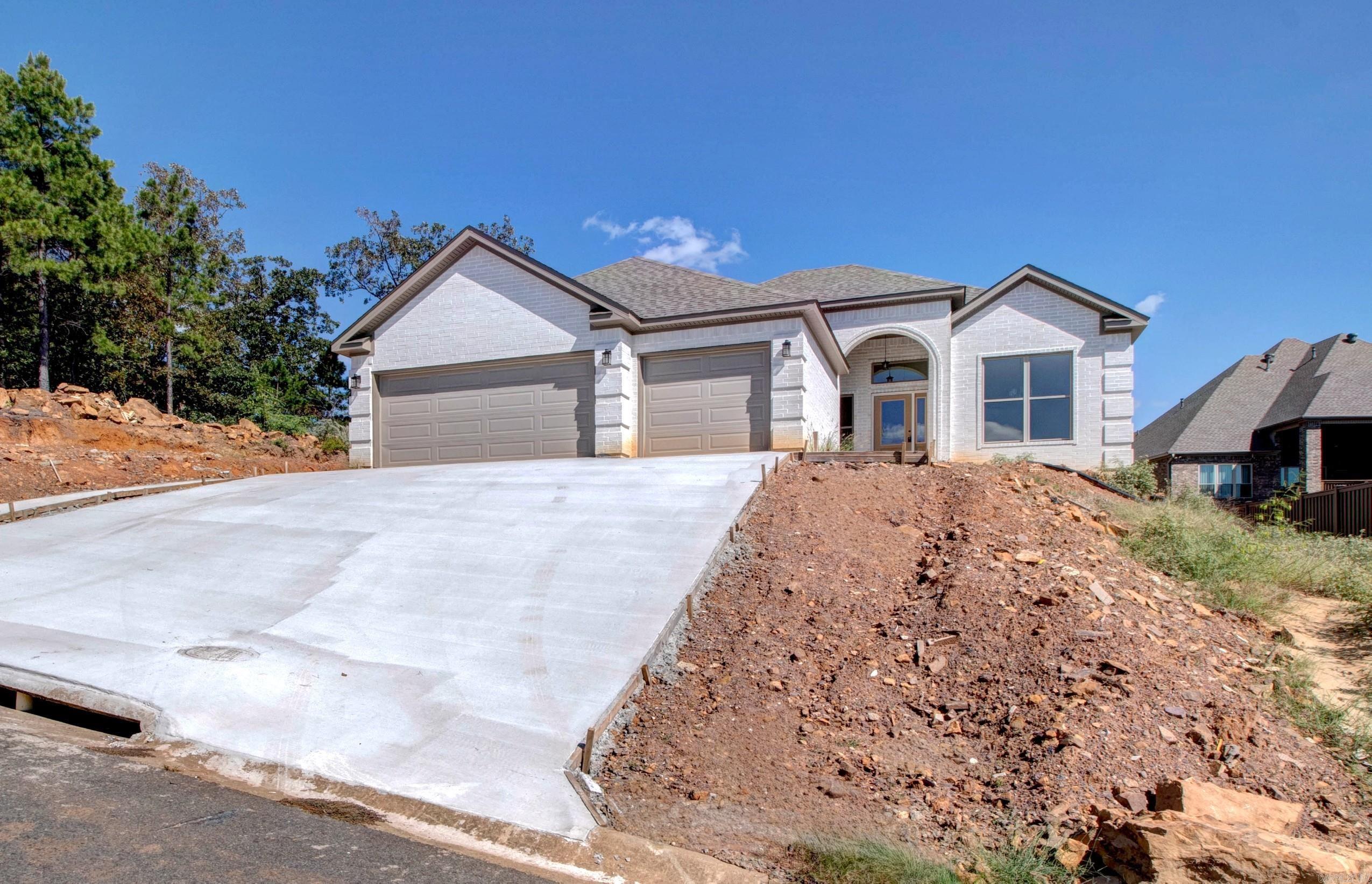 MAJESTIC POINTE - Residential
