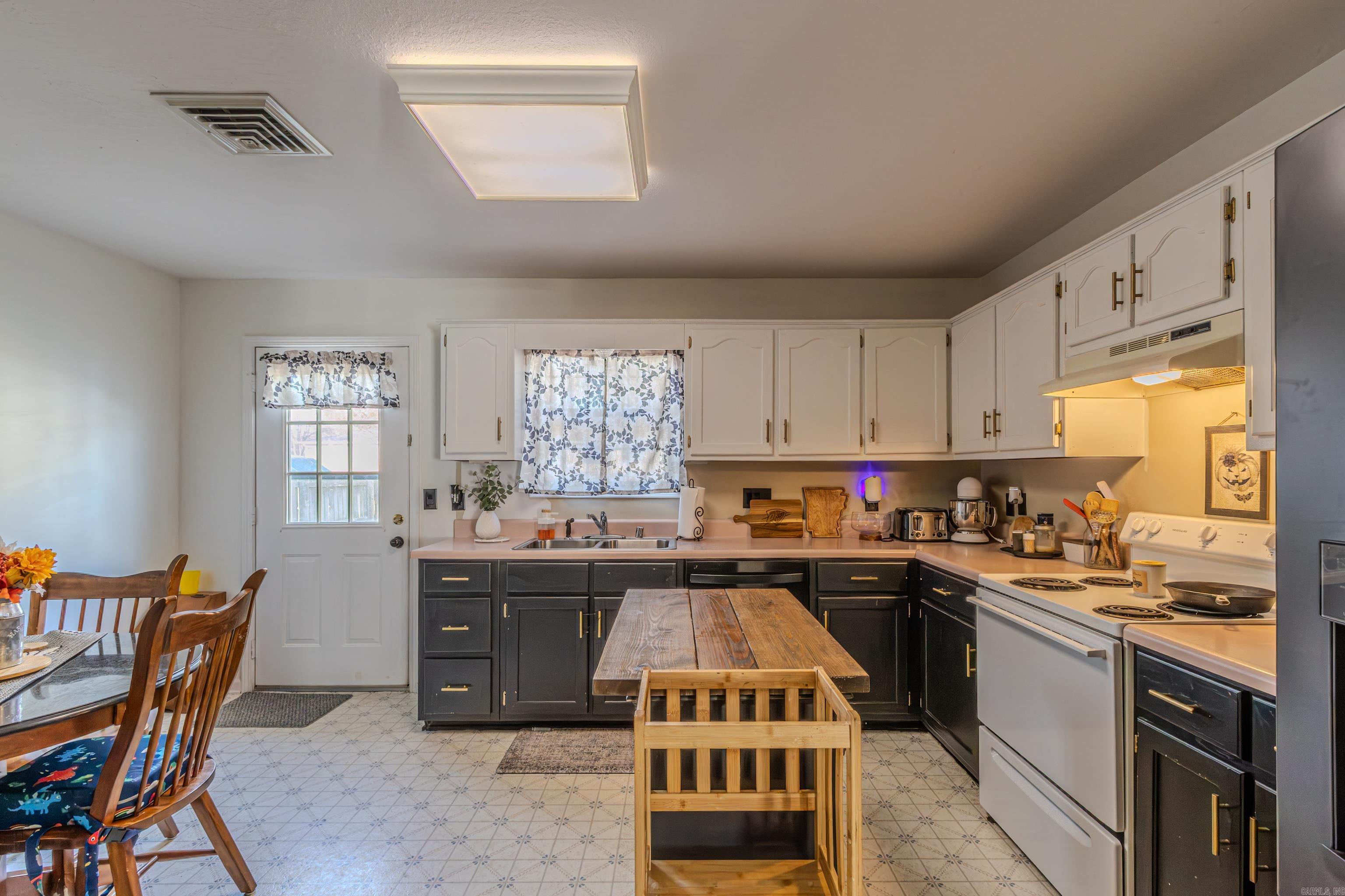 BROOKSIDE - Residential