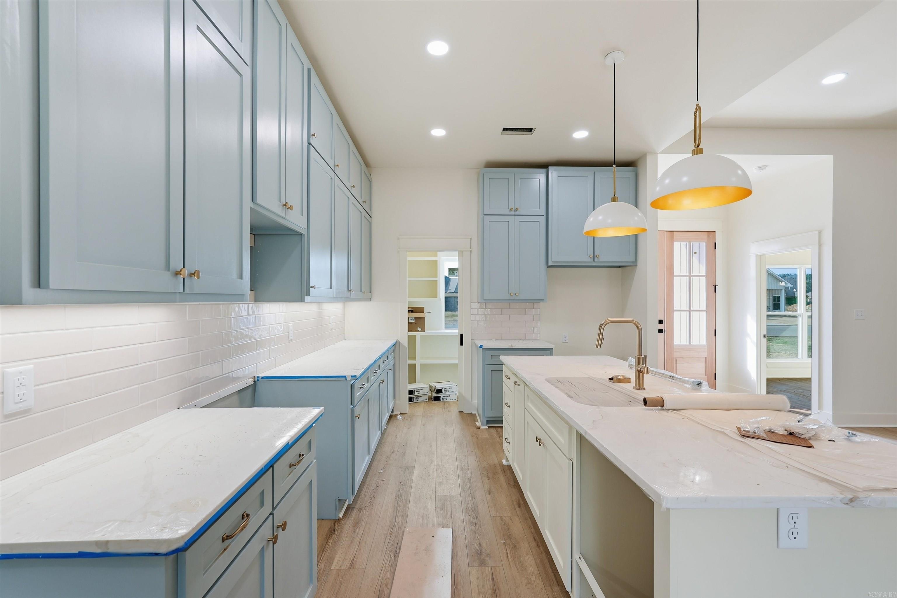 SUNSET LANDING - Residential