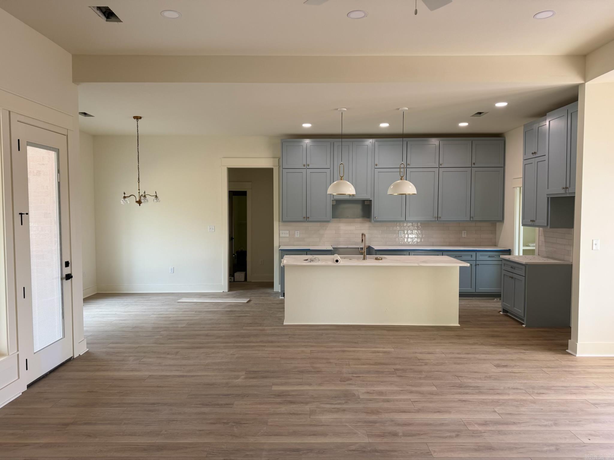 SUNSET LANDING - Residential