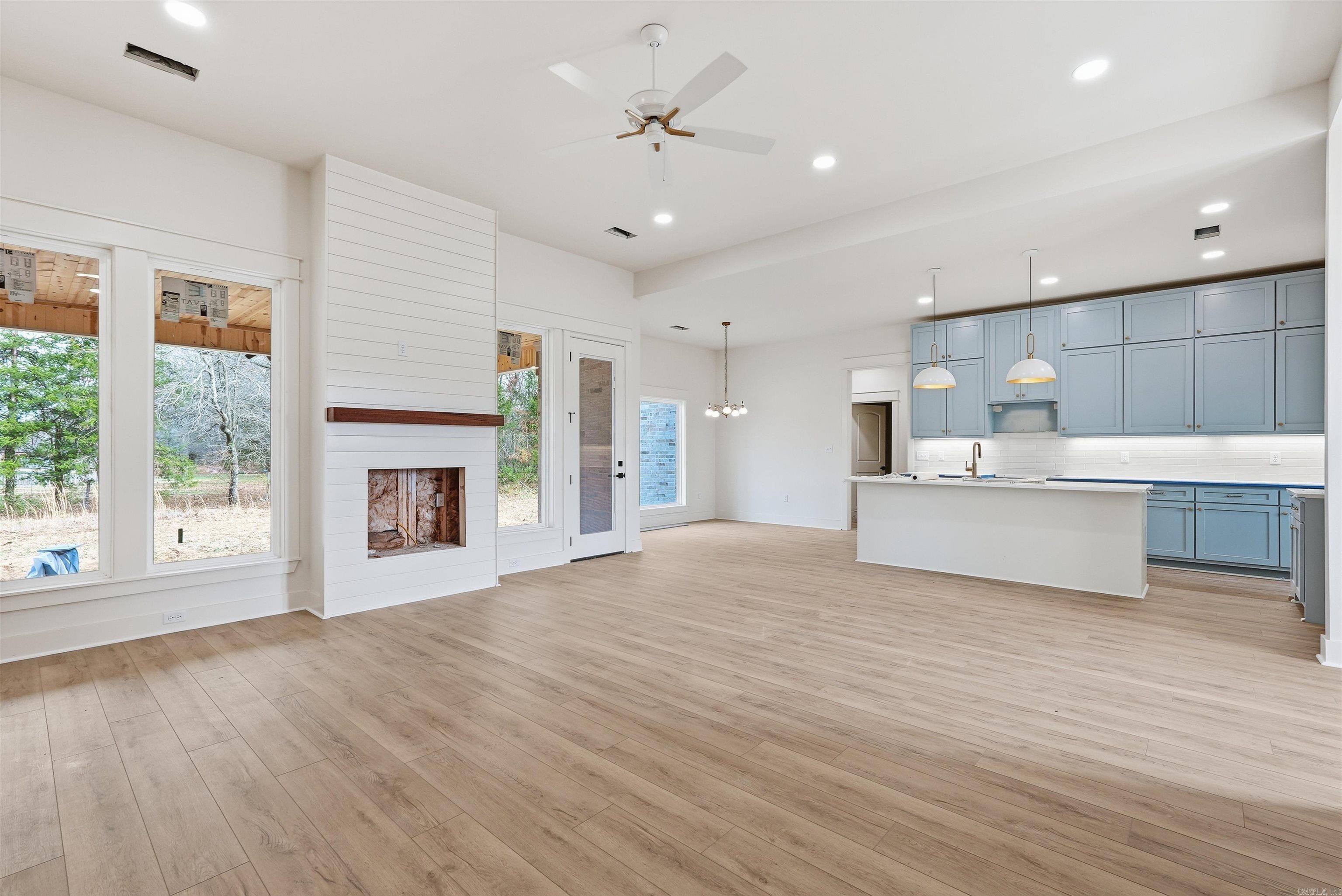 SUNSET LANDING - Residential