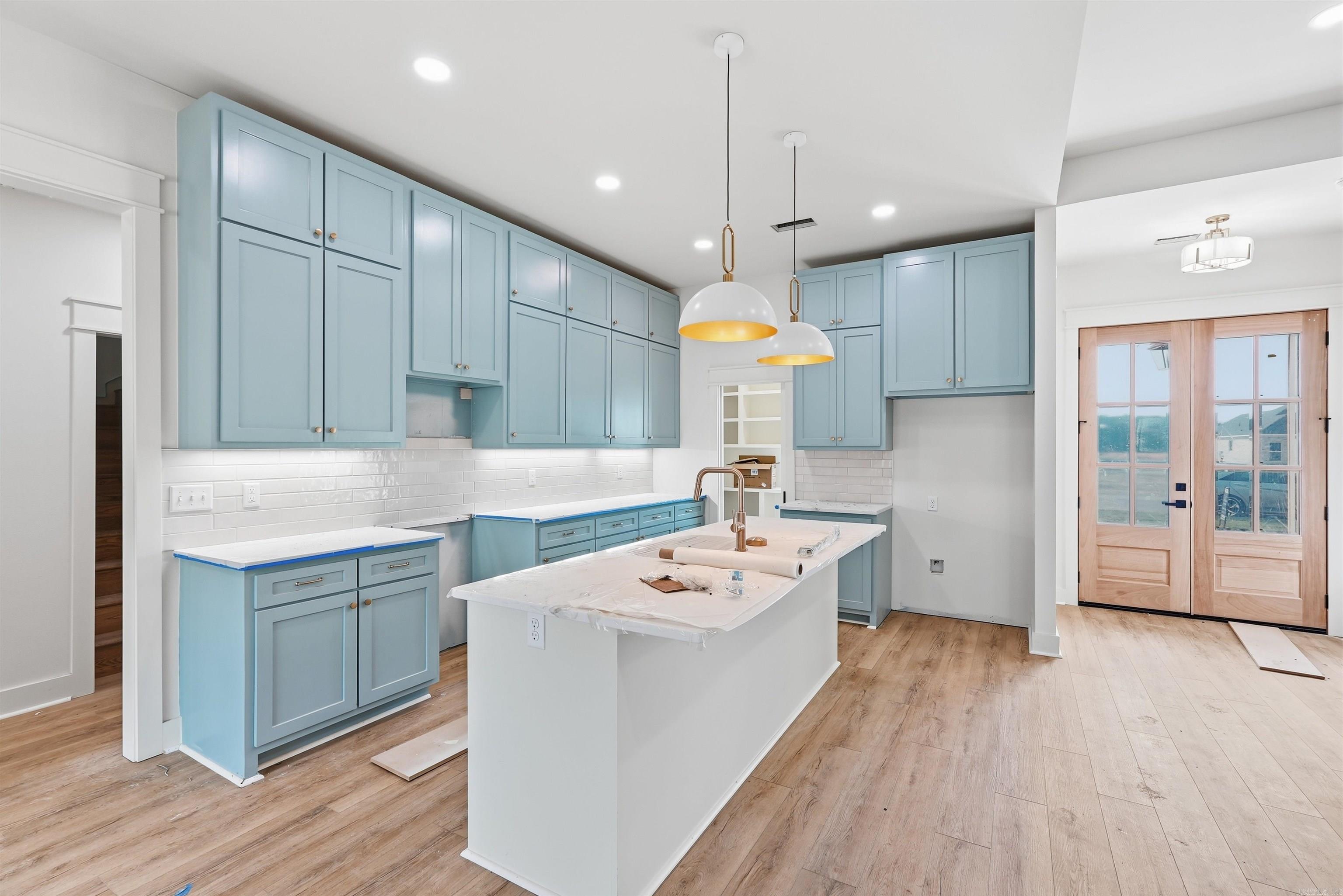 SUNSET LANDING - Residential