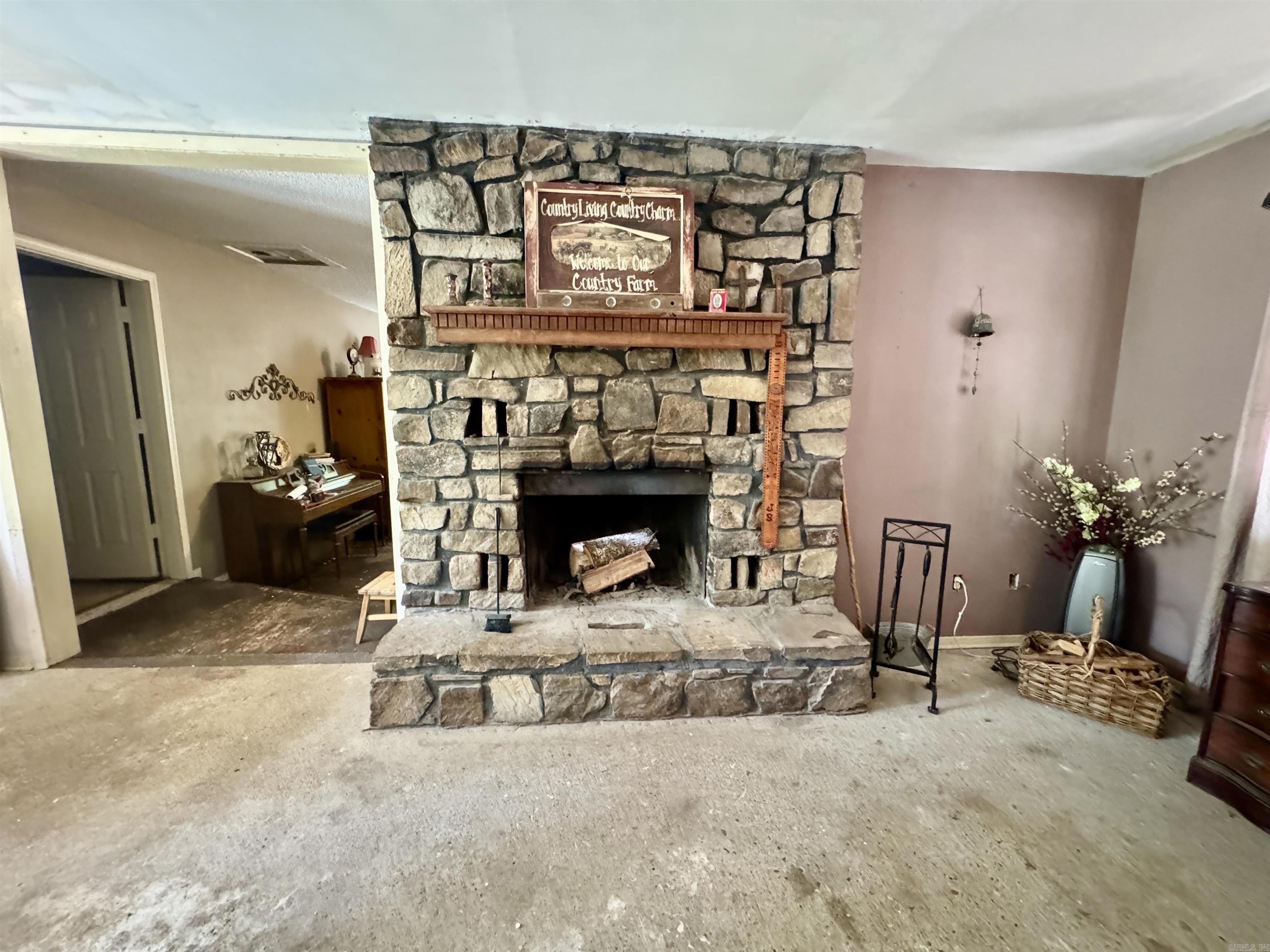 ROLLING OAKS - Residential