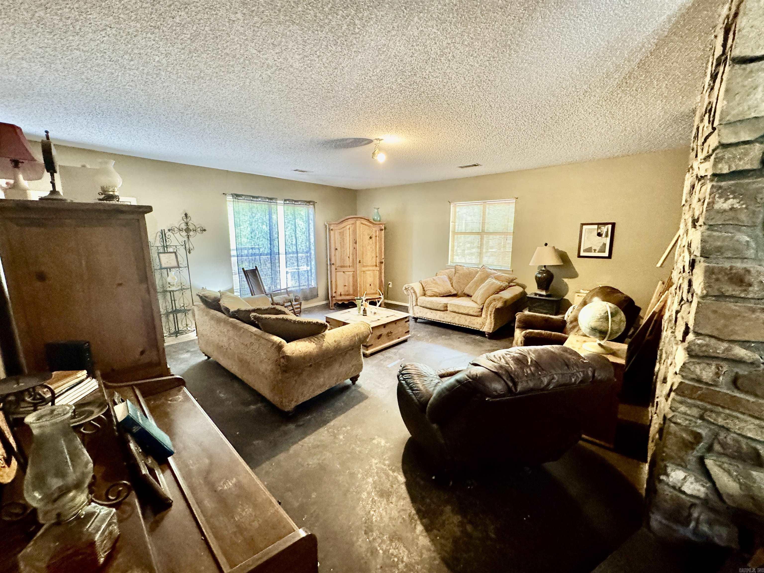 ROLLING OAKS - Residential