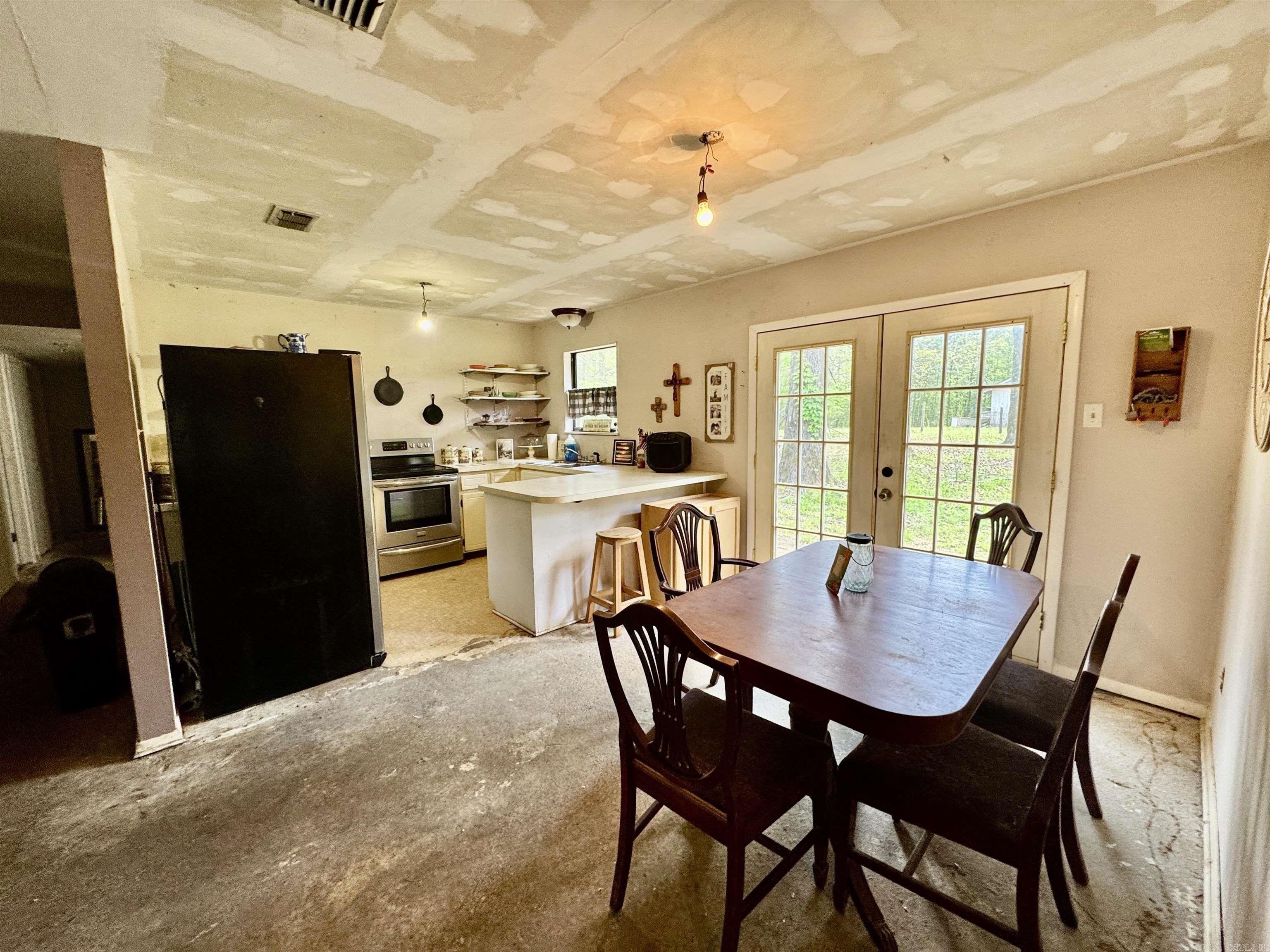 ROLLING OAKS - Residential