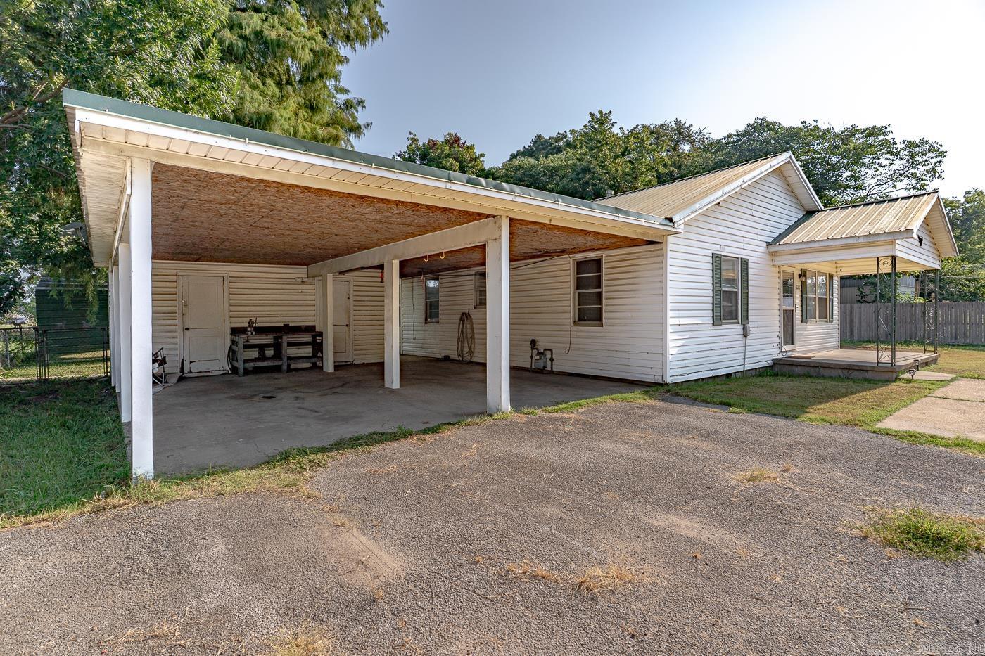 J M CARUTHERS ADD - Residential