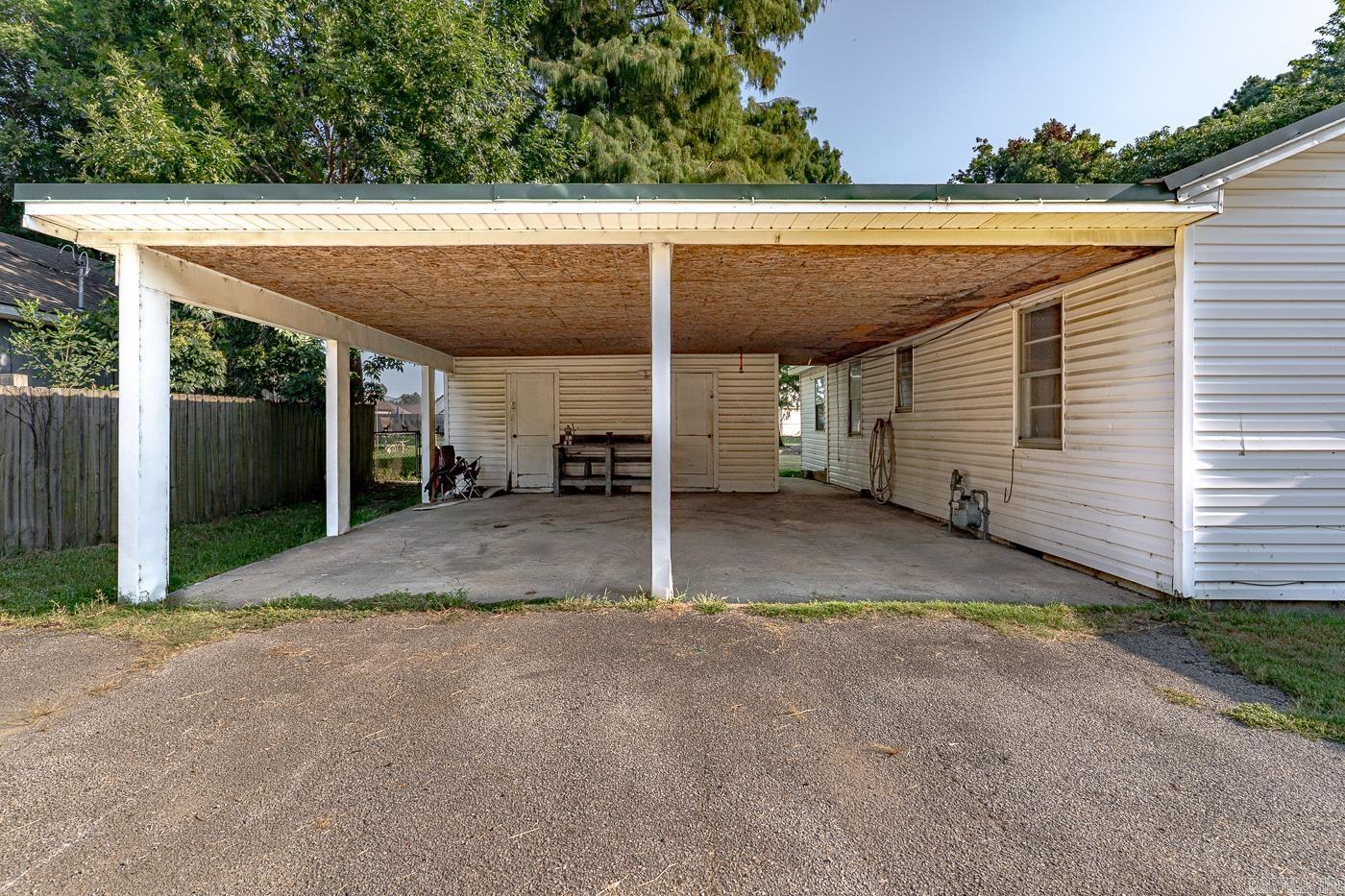 J M CARUTHERS ADD - Residential
