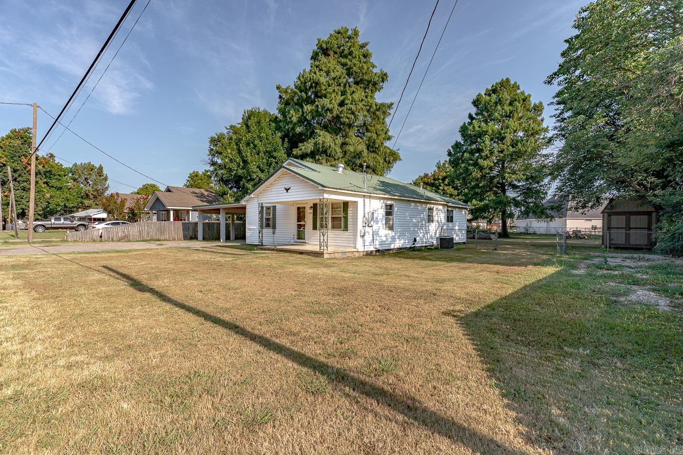 J M CARUTHERS ADD - Residential