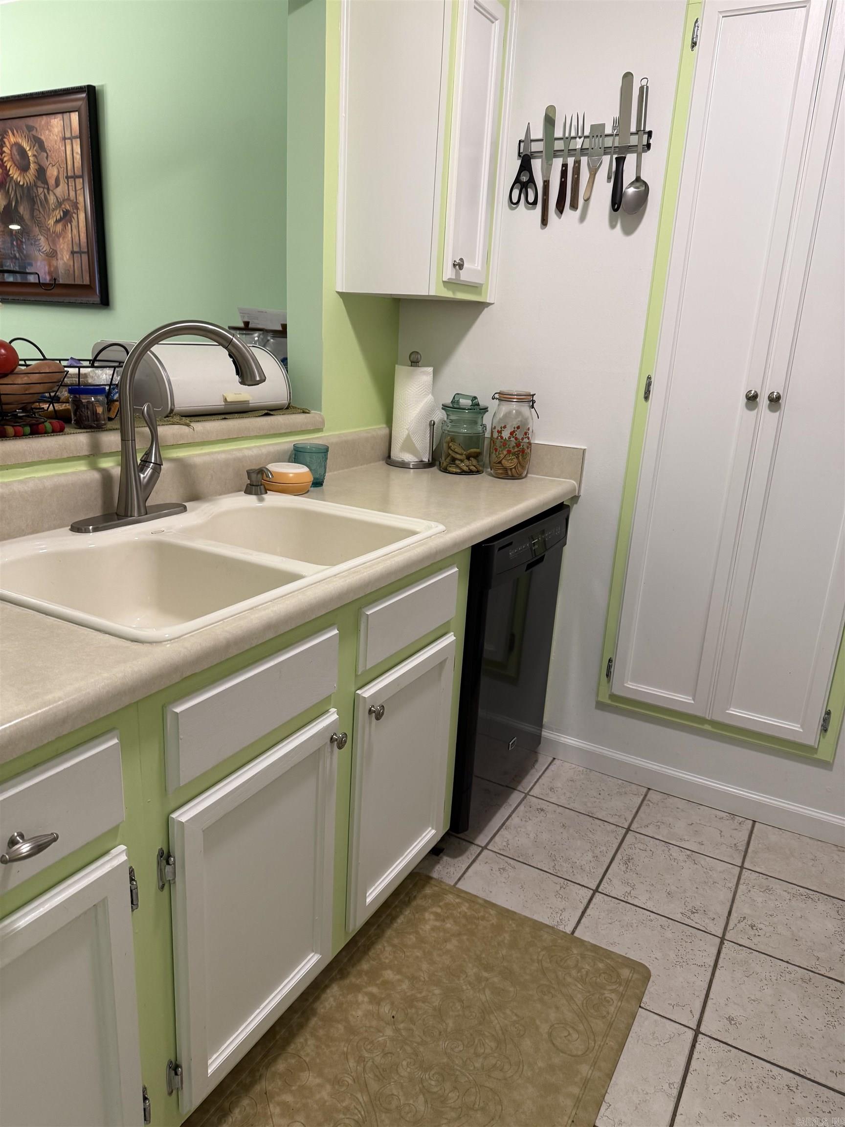 LAKEWOOD HILLS CONDO - Residential
