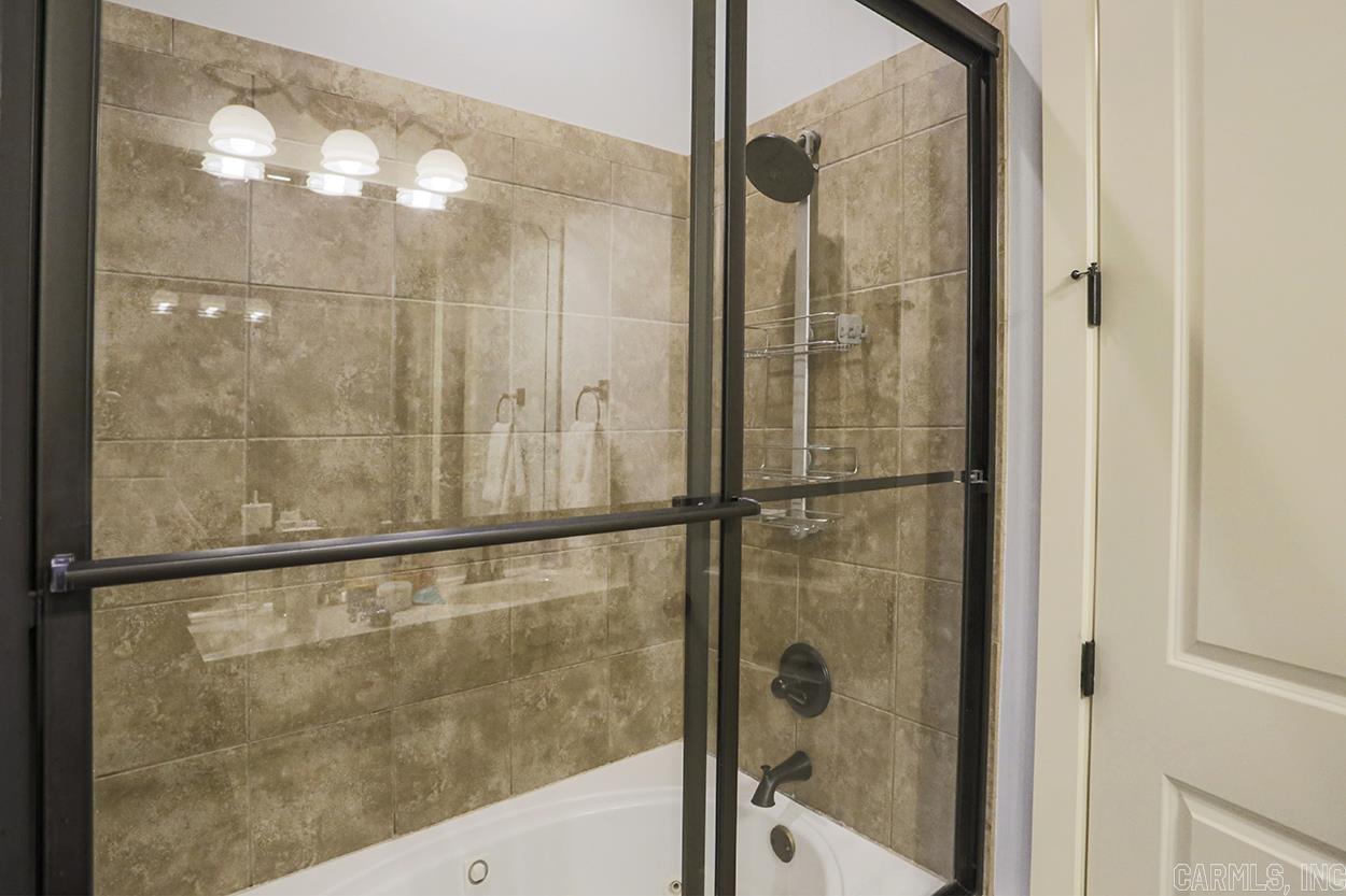 GLEN ABBEY COURT - Residential