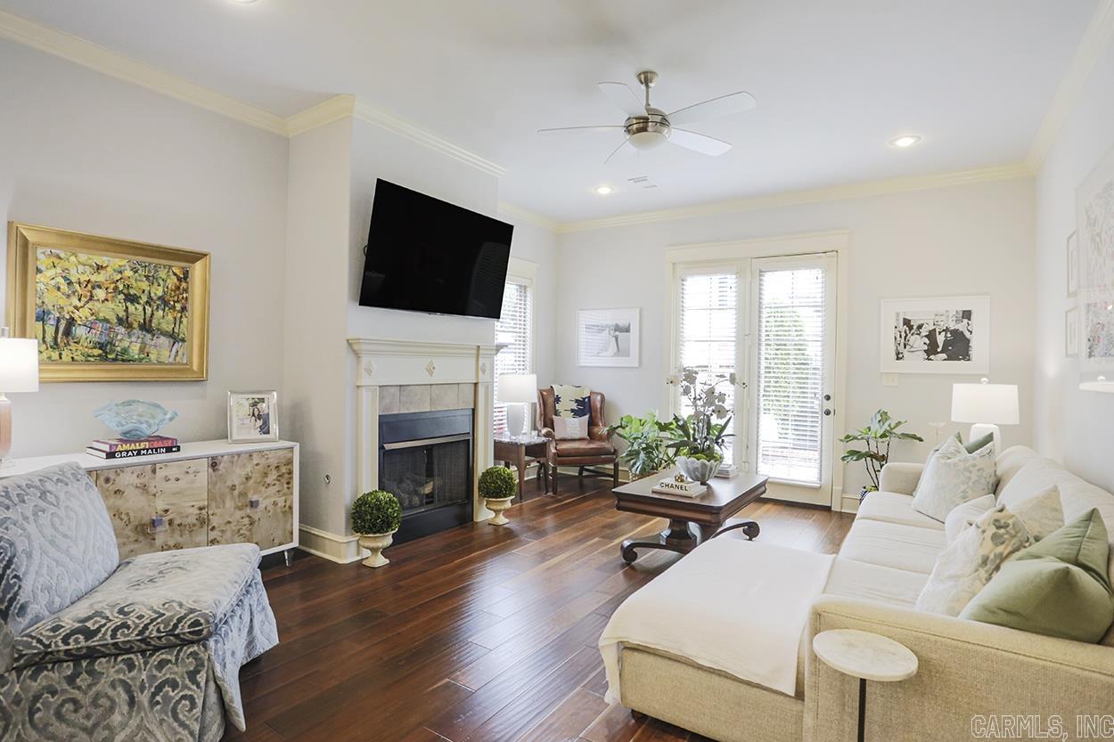 GLEN ABBEY COURT - Residential