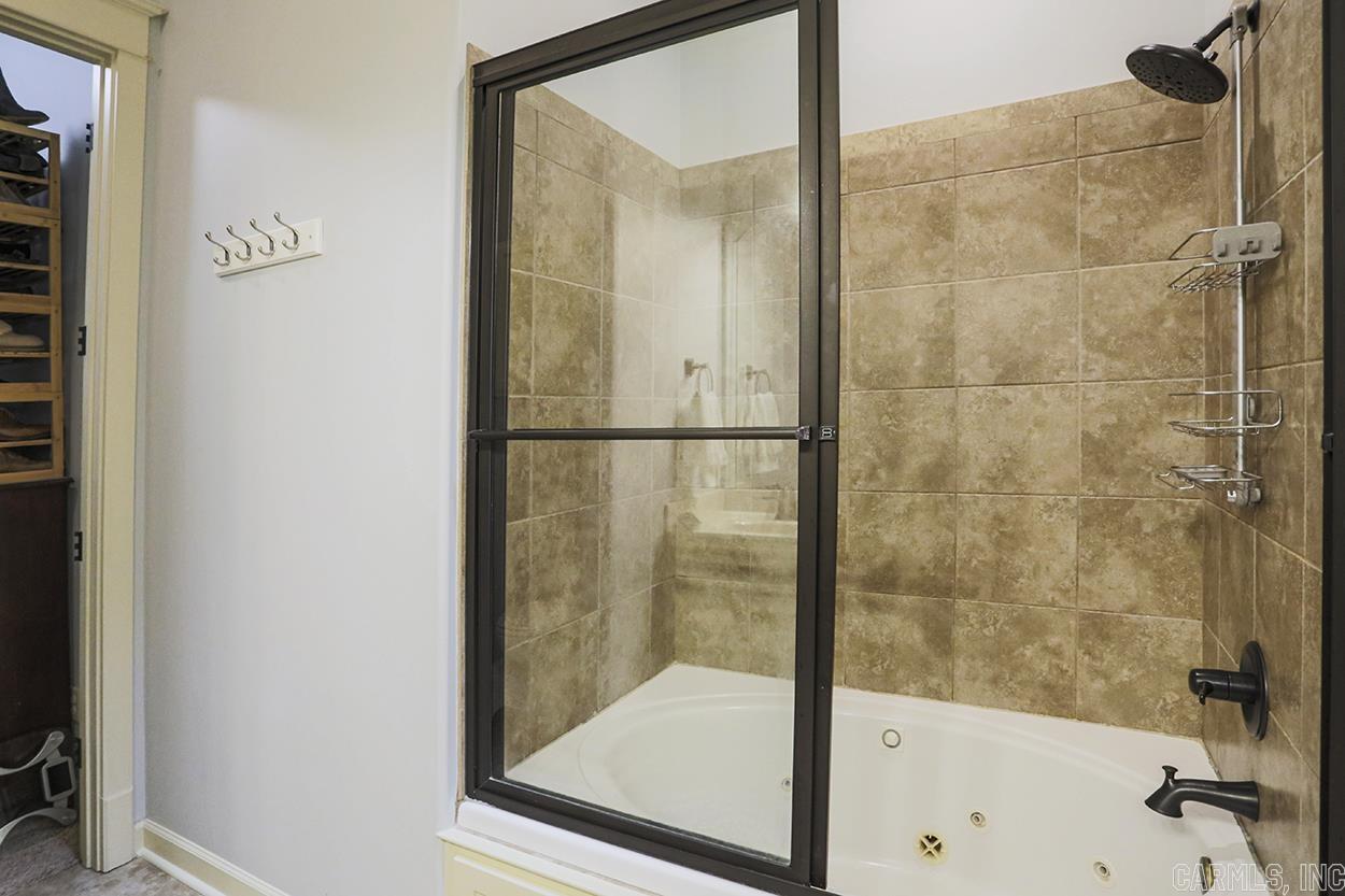 GLEN ABBEY COURT - Residential