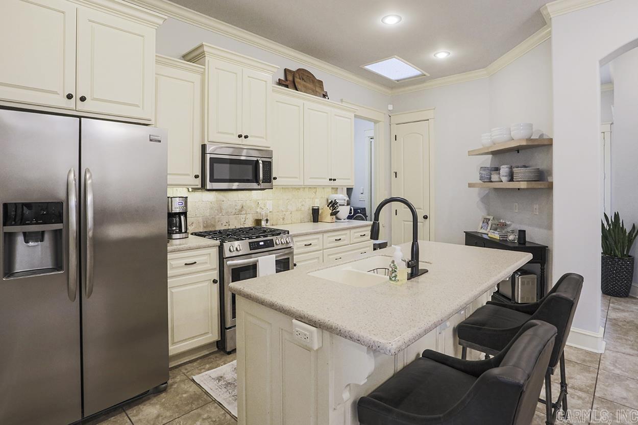 GLEN ABBEY COURT - Residential