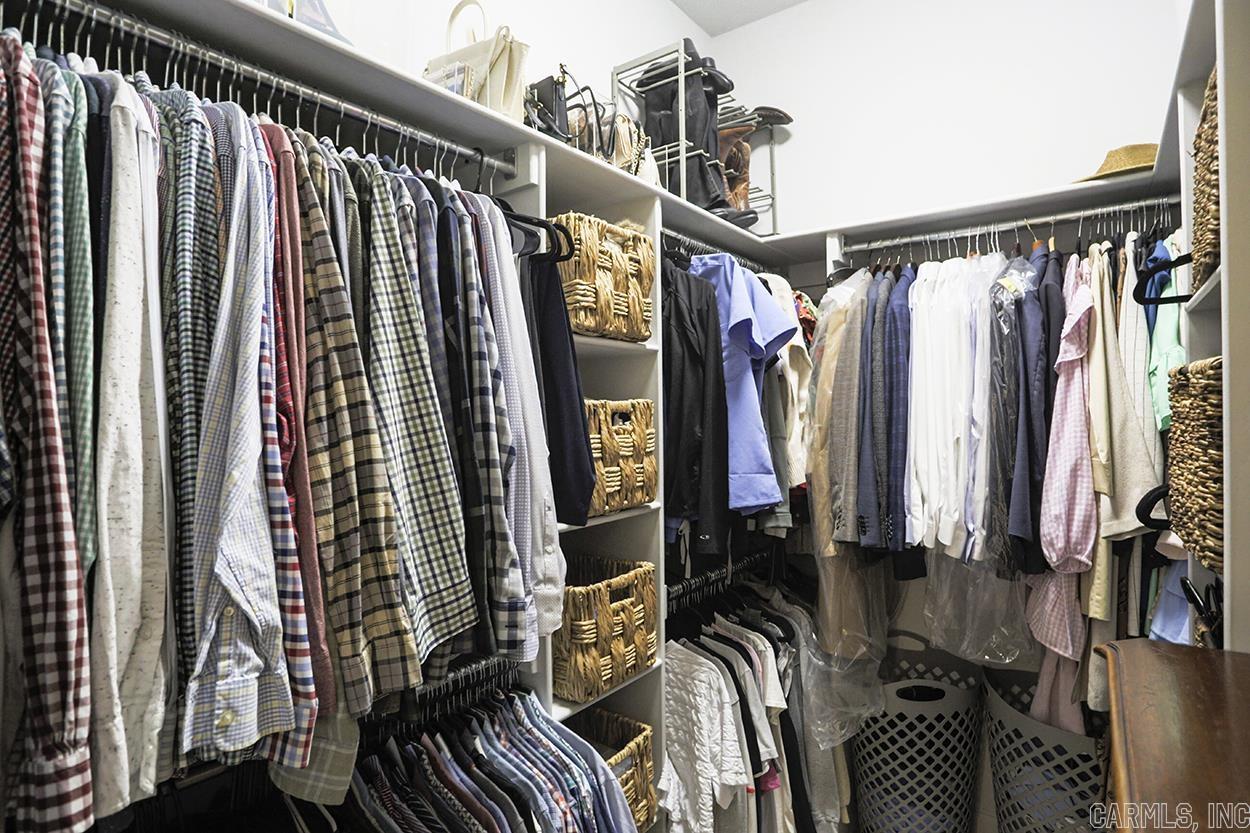 GLEN ABBEY COURT - Residential